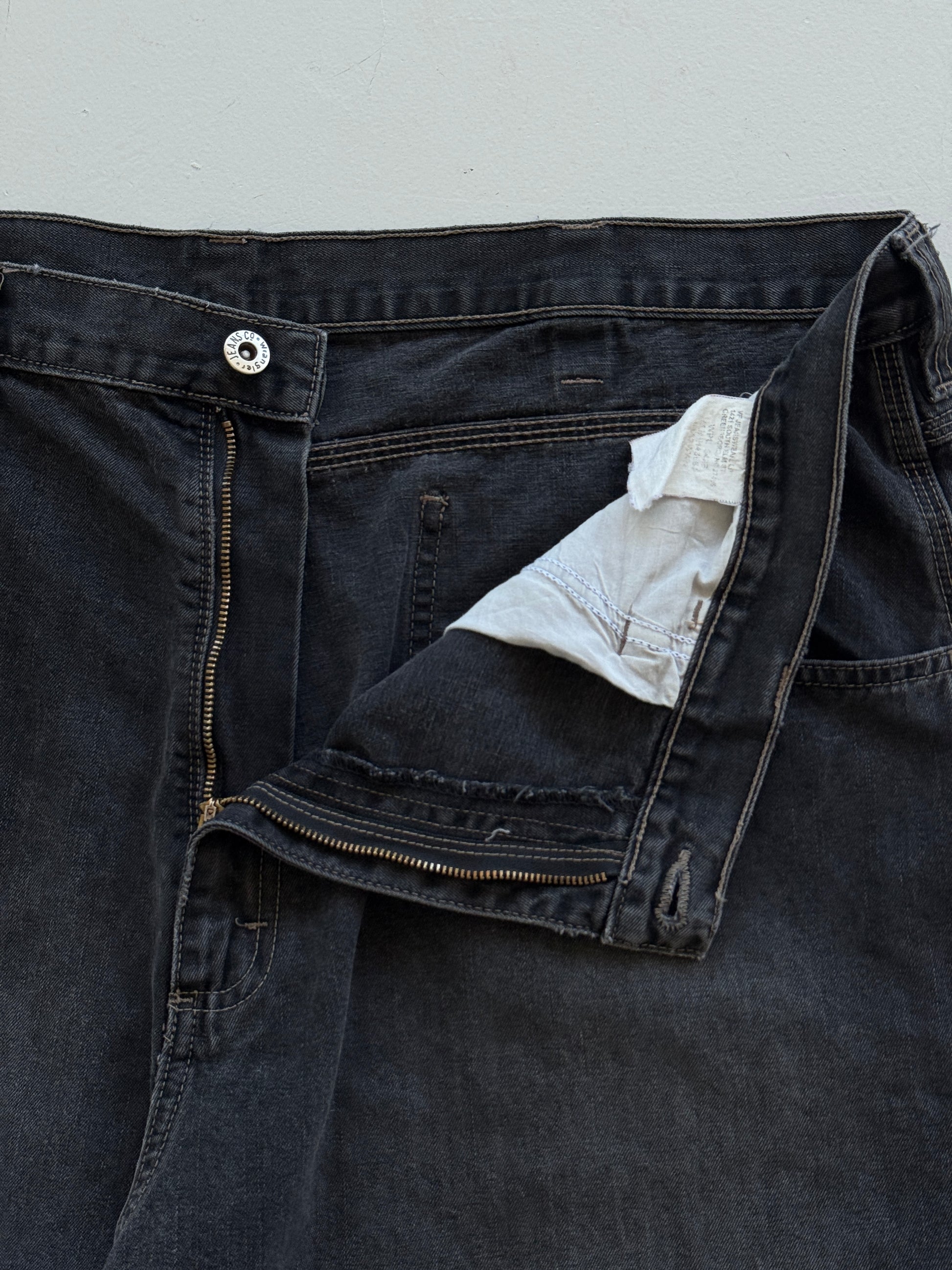 Black Wrangler 00's Vintage Baggy Carpenter Denim Shorts - W42 x L9.5
