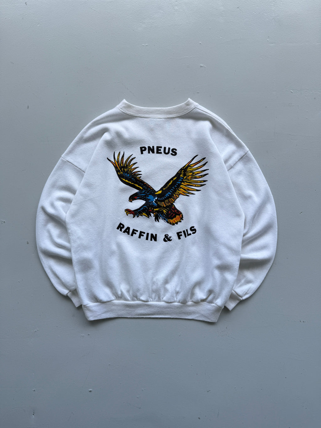 White Eagle 90's Vintage Animal Graphic Sweatshirt Graphic - Large