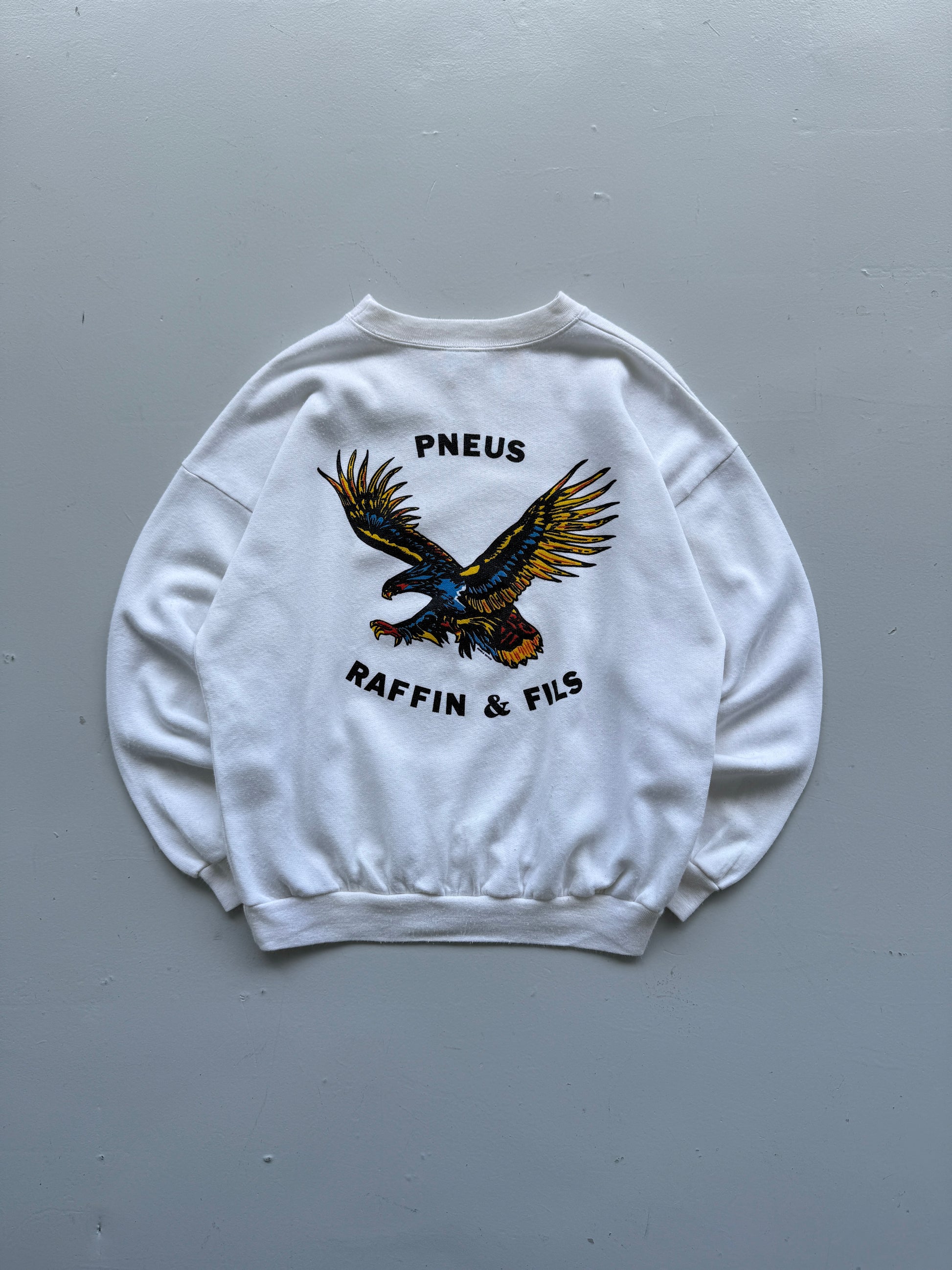 White Eagle 90's Vintage Animal Graphic Sweatshirt Graphic - Large