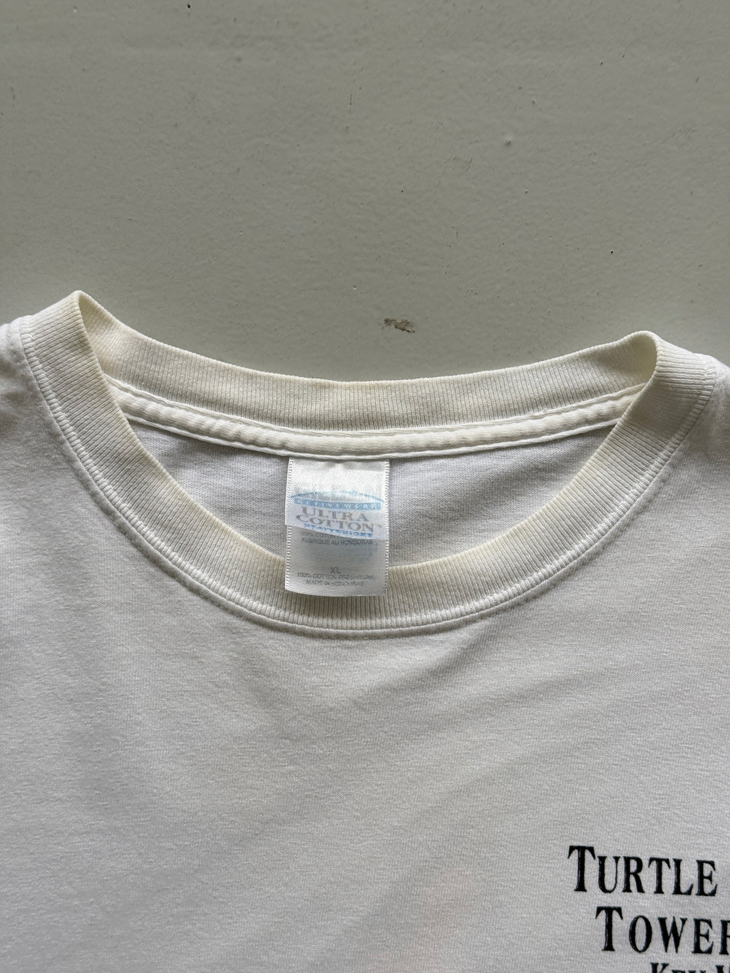 White Turtle Bay 90's Vintage Slogan Graphic Bar T-Shirt - XL