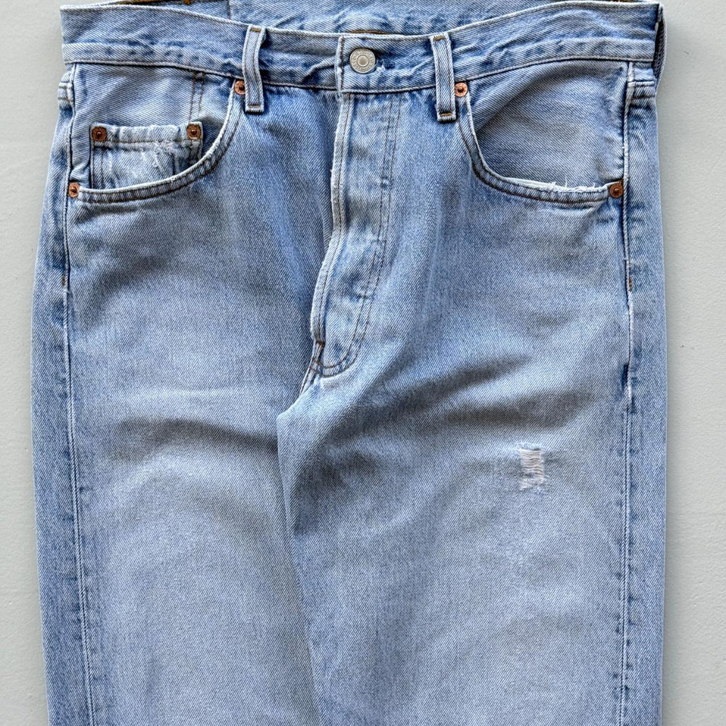 Light Blue Levi's 501 Denim Straight Leg 90's Vintage Jeans - 31” x 28”