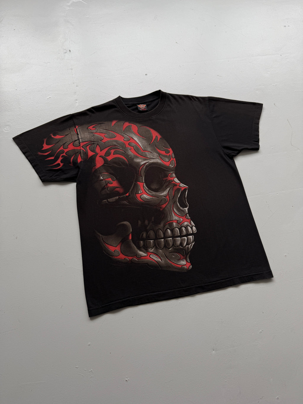 Black Tribal Skull Y2K Vintage Graphic T-Shirt - XL