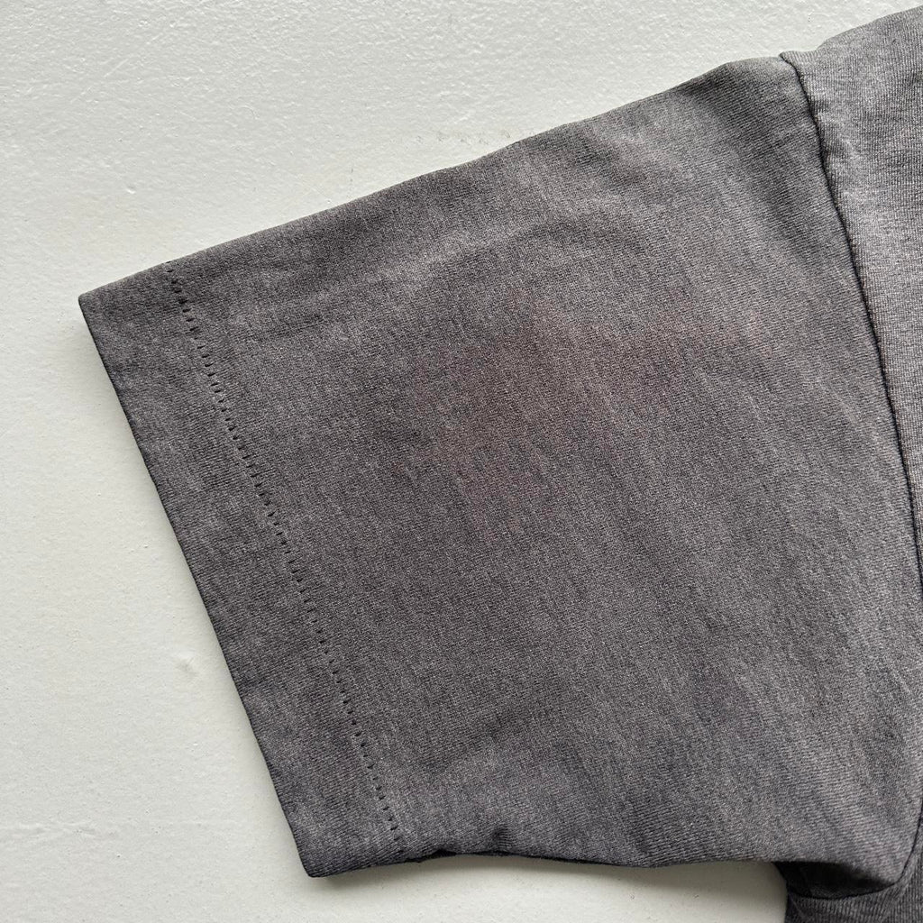 Black South Dakota Vintage 90's Graphic T-shirt - Medium