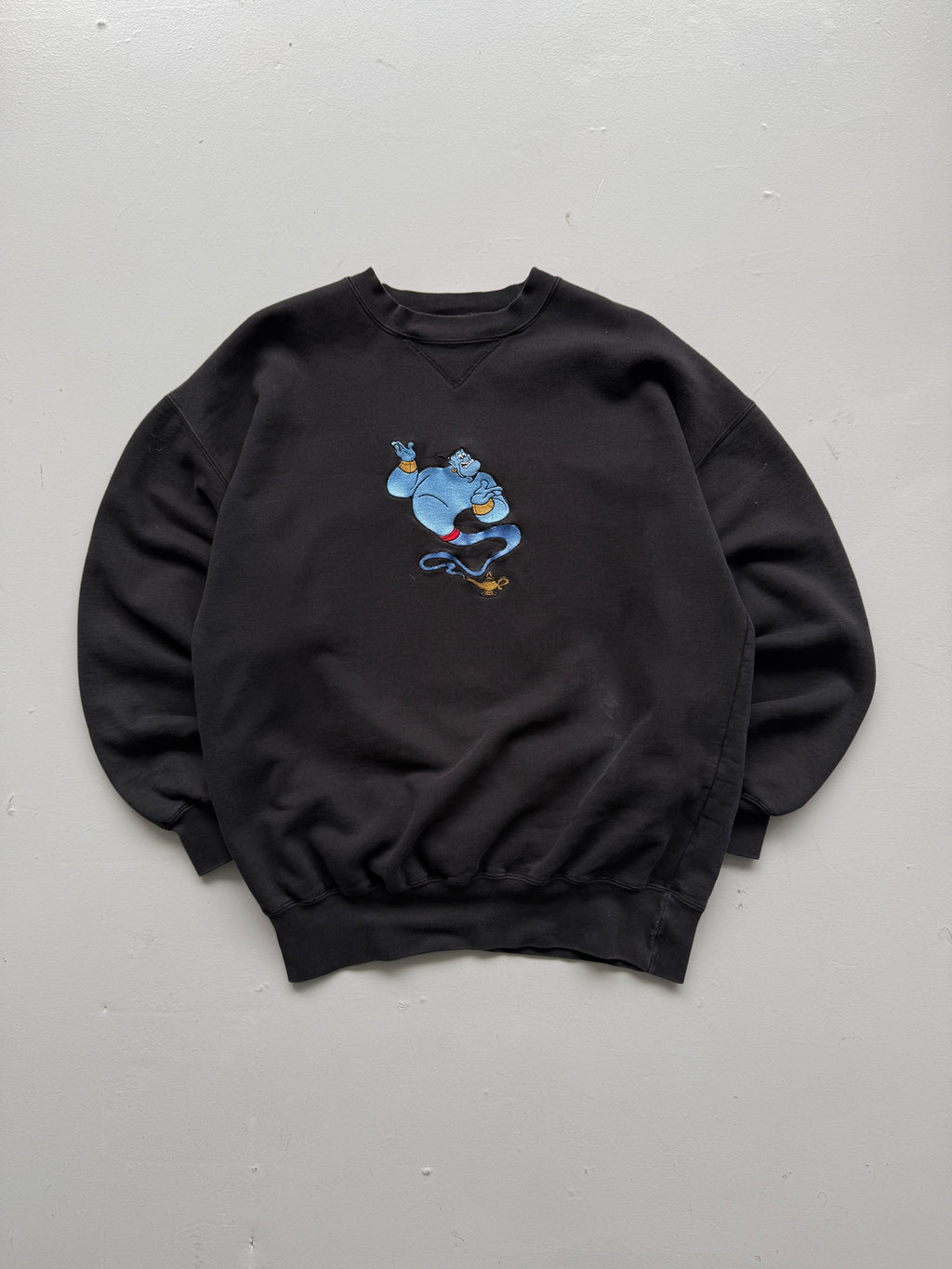 Disney Aladdin Genie 90's Vintage Embroidered Sweatshirt - Large
