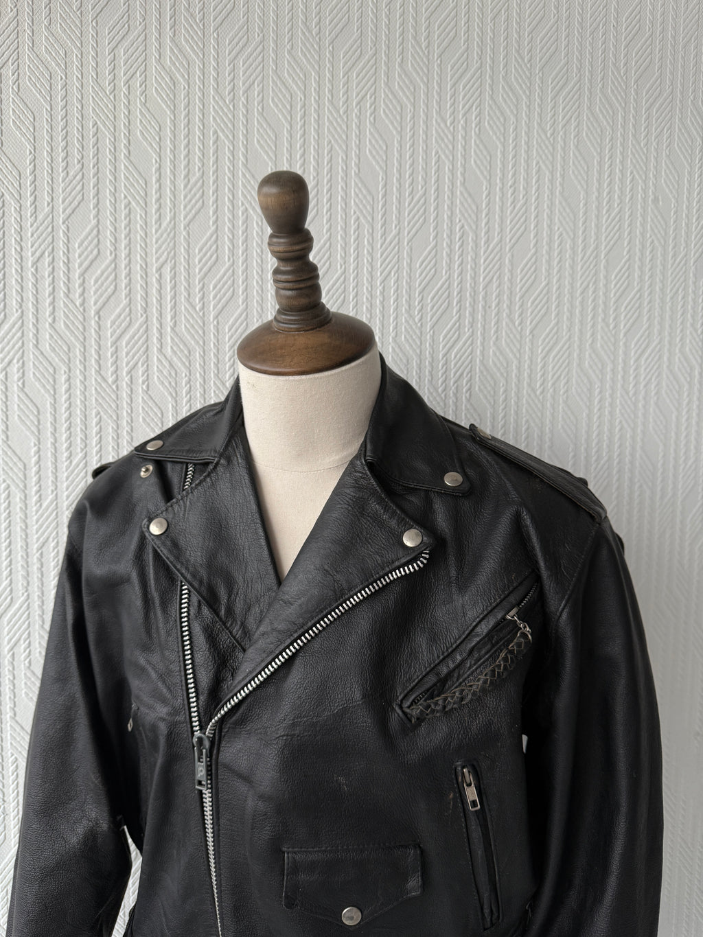 Black 80's Vintage Leather Biker Jacket - Medium