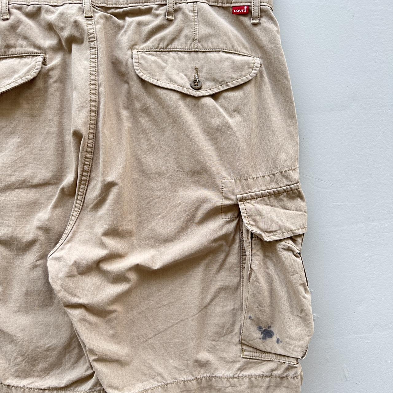 Tan Levi’s Cotton 00’s Cargo Shorts - 36"