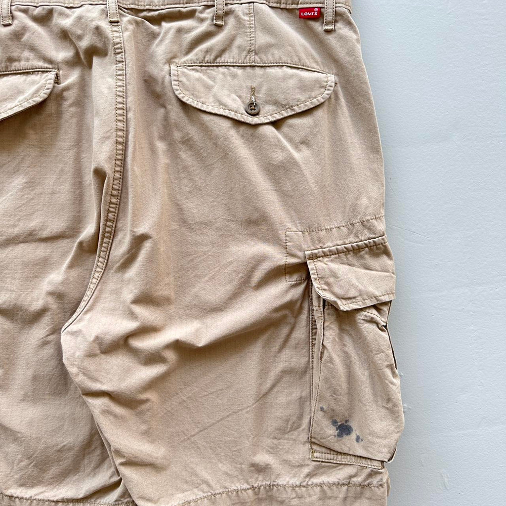 Tan Levi’s Cotton 00’s Cargo Shorts - 36"