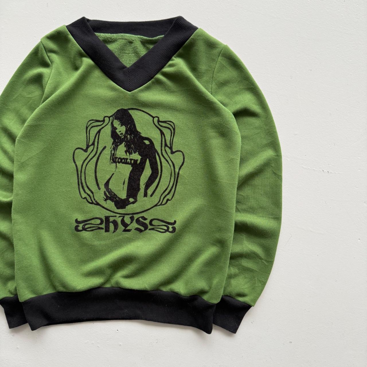 Green 90s V-Neck Vintage Graphic Sweatershirt - Medium