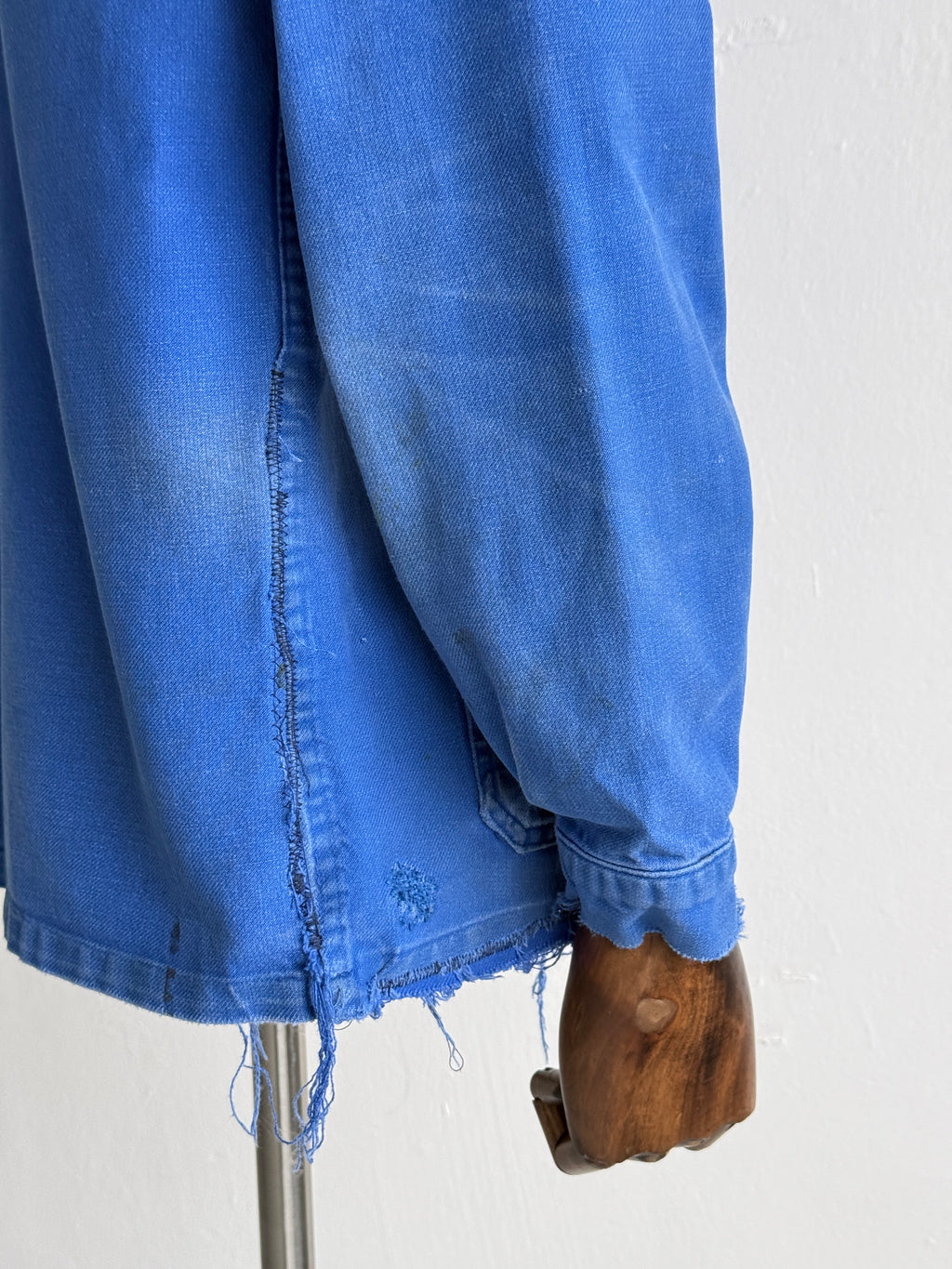 Thrashed Blue French 1970s Vintage Workwear Chore Jacket CH447 - Small