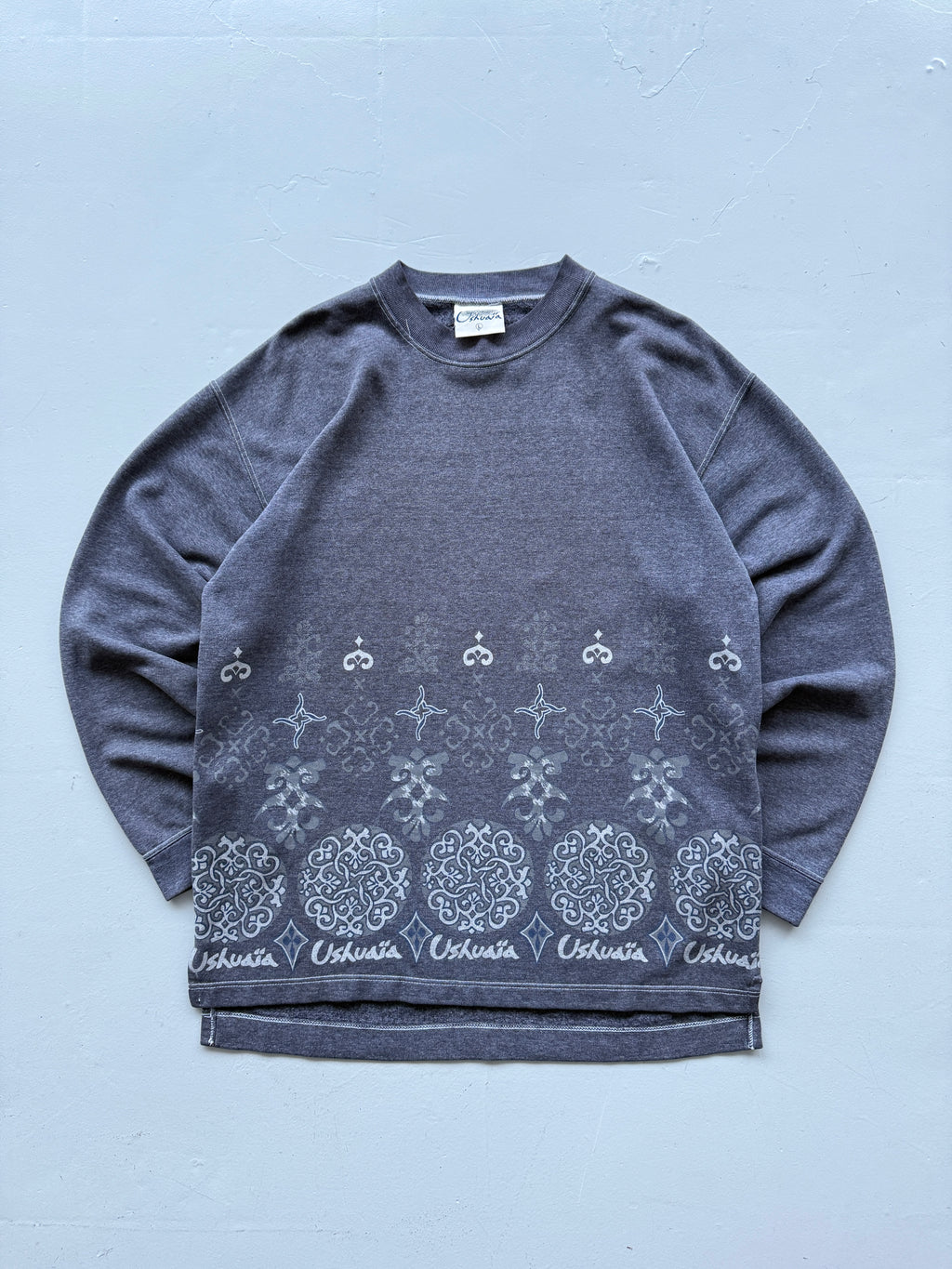 Grey Ushuaia 90's Vintage Surfer Graphic Sweatshirt - Large