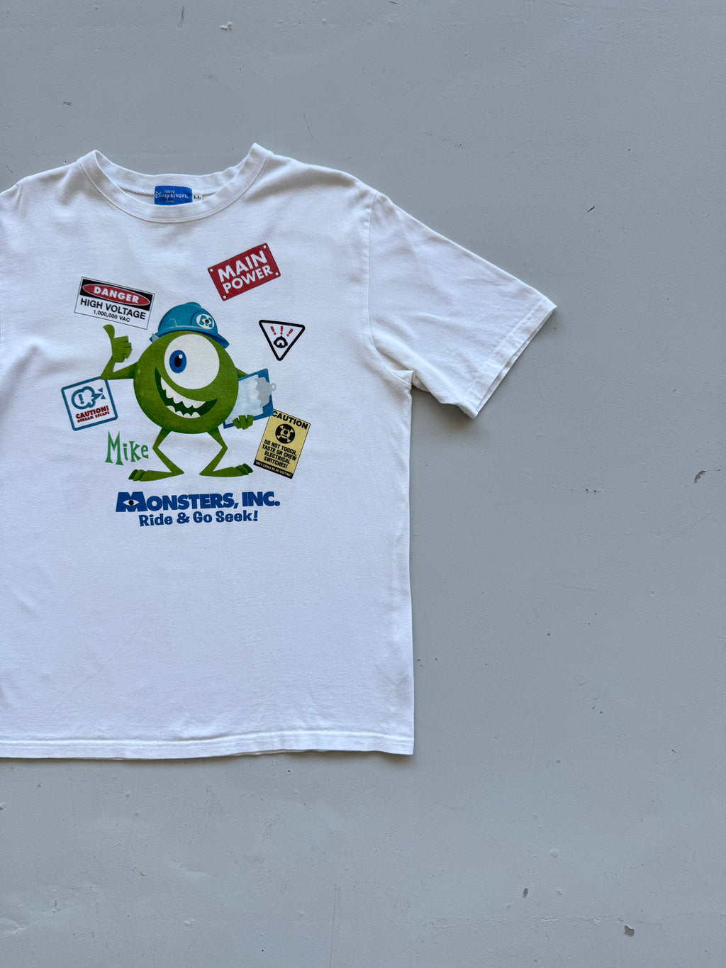 White Monsters Inc 00's Vintage Tokyo Disney Graphic T-Shirt - Large