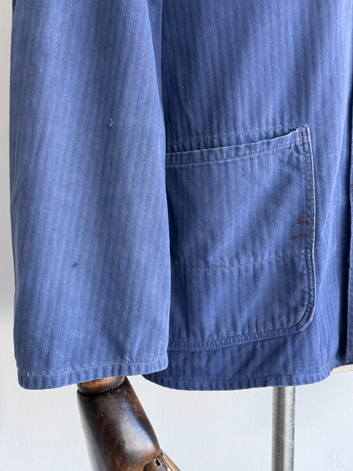 Faded Blue French Herringbone 1970s Vintage Workwear Chore Jacket CH462 - Small
