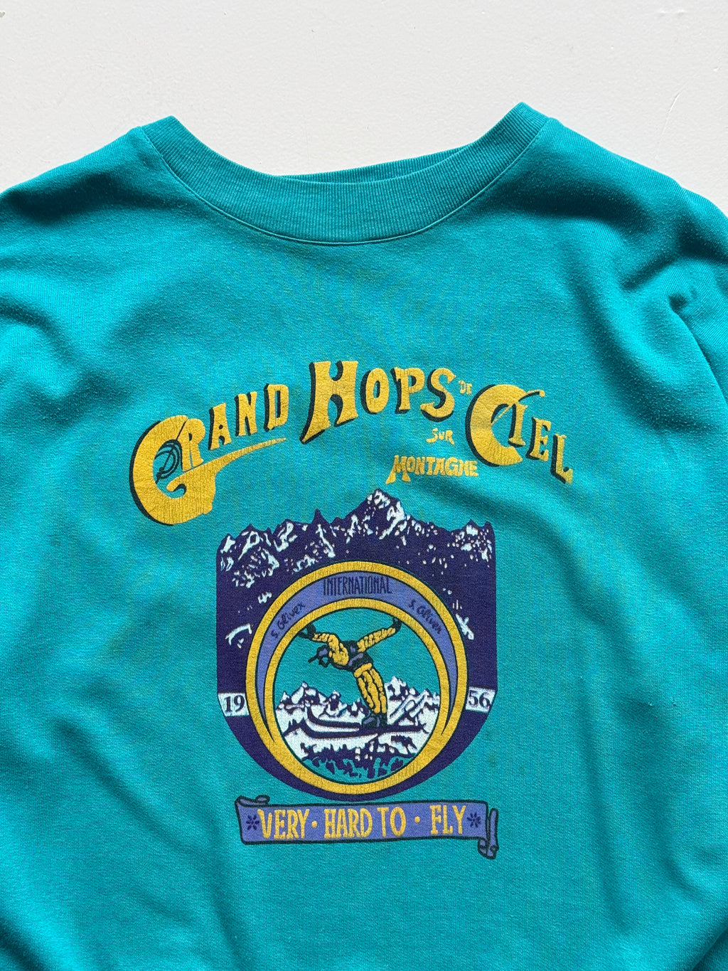 Grand Hops de Ciel Saint Olsen 80's Vintage Graphic Sweatshirt - Medium/Large