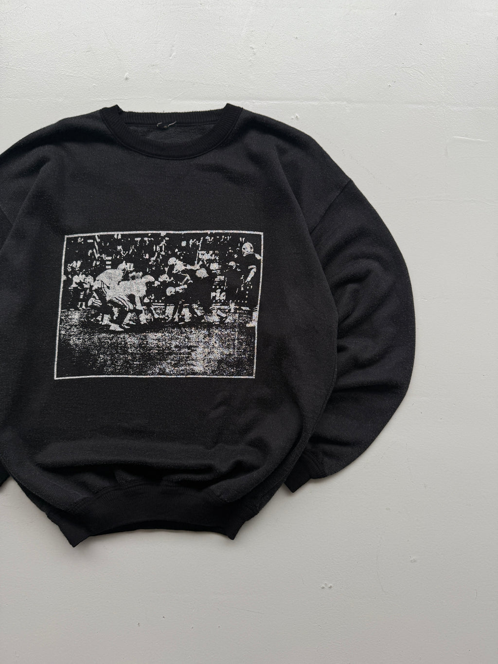 Black American Football 80's Vintage Graphic Sweatshirt Jumper - Large