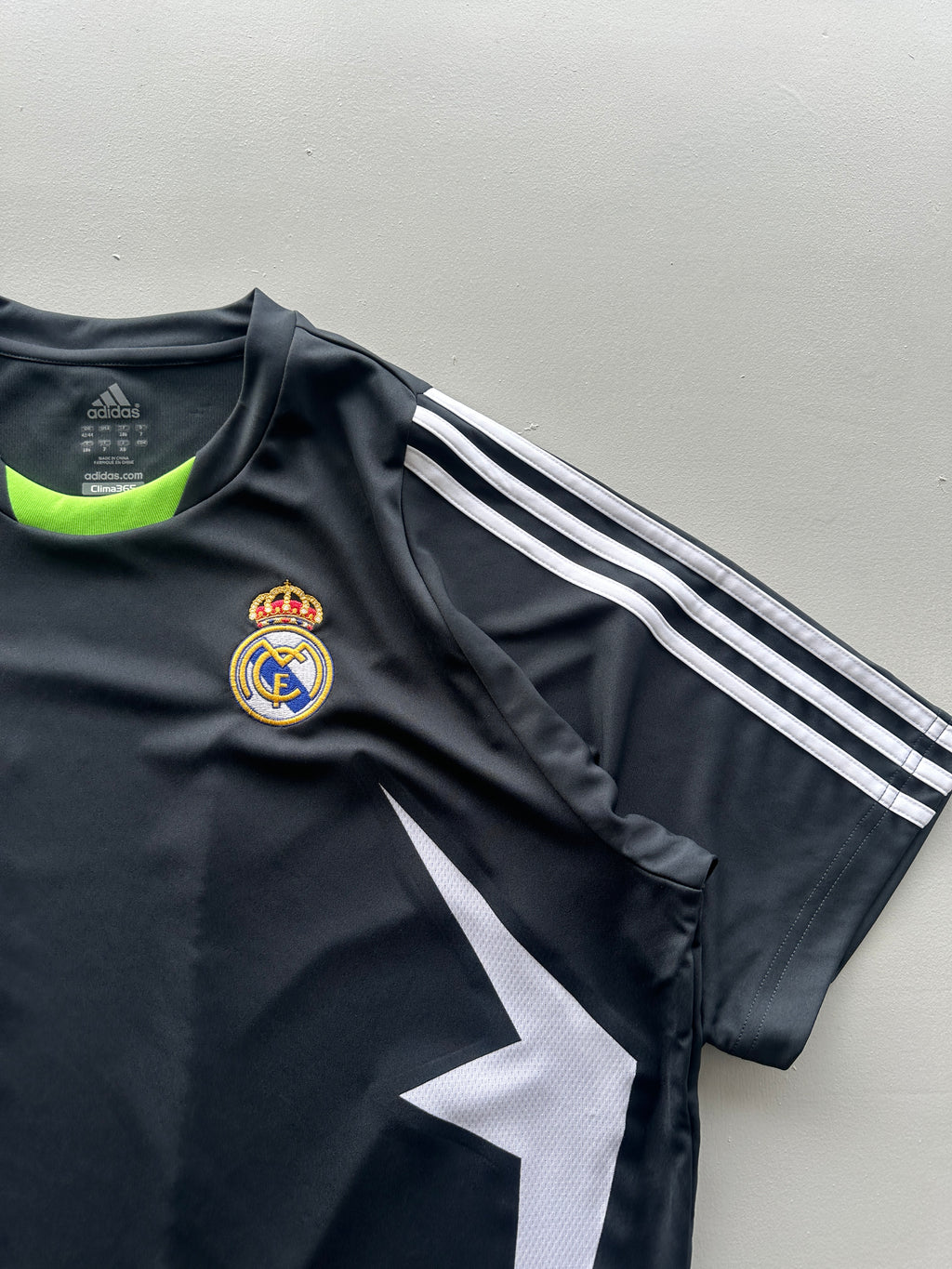 Adidas Real Madrid UCL Training 00's Vintage Football Shirt - Large