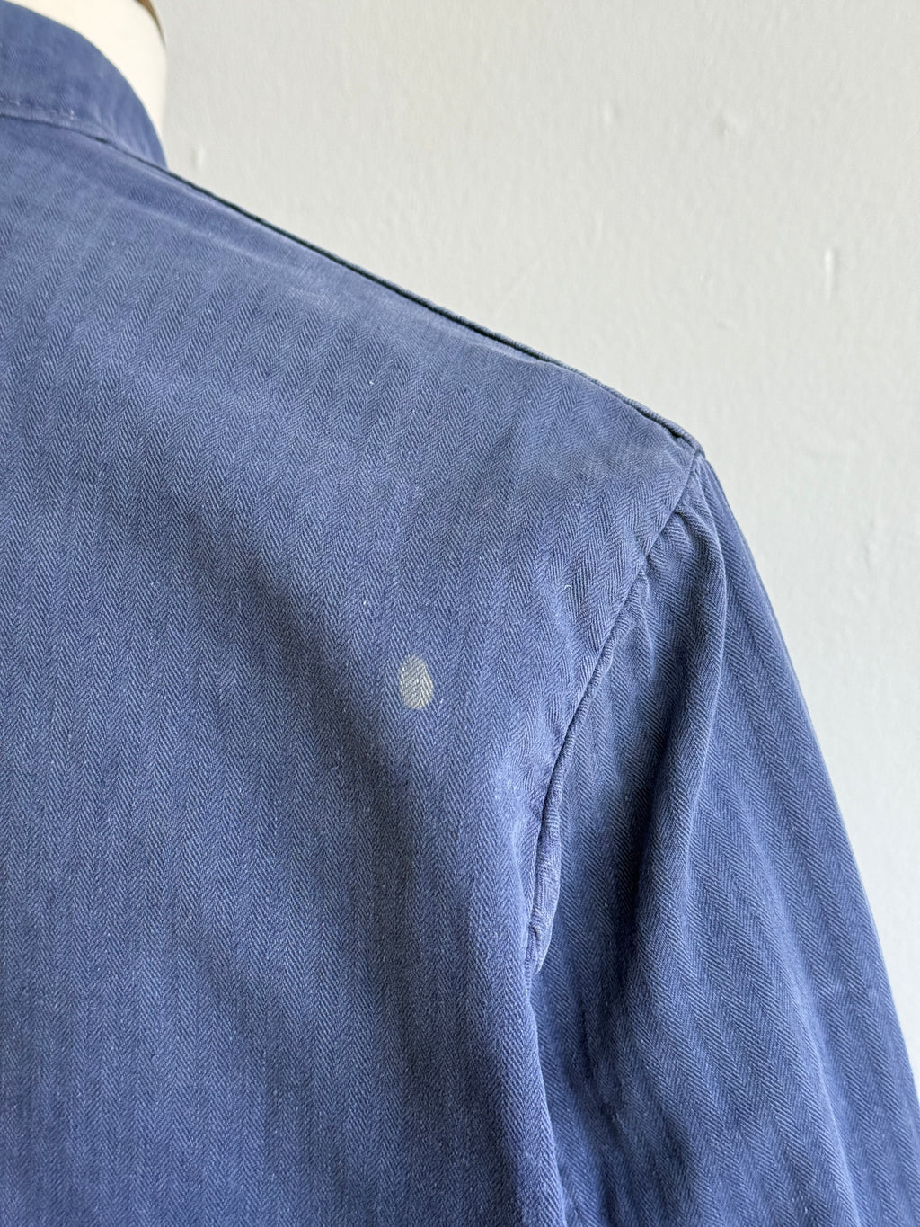 Faded Blue French Herringbone 1970s Vintage Workwear Chore Jacket CH462 - Small