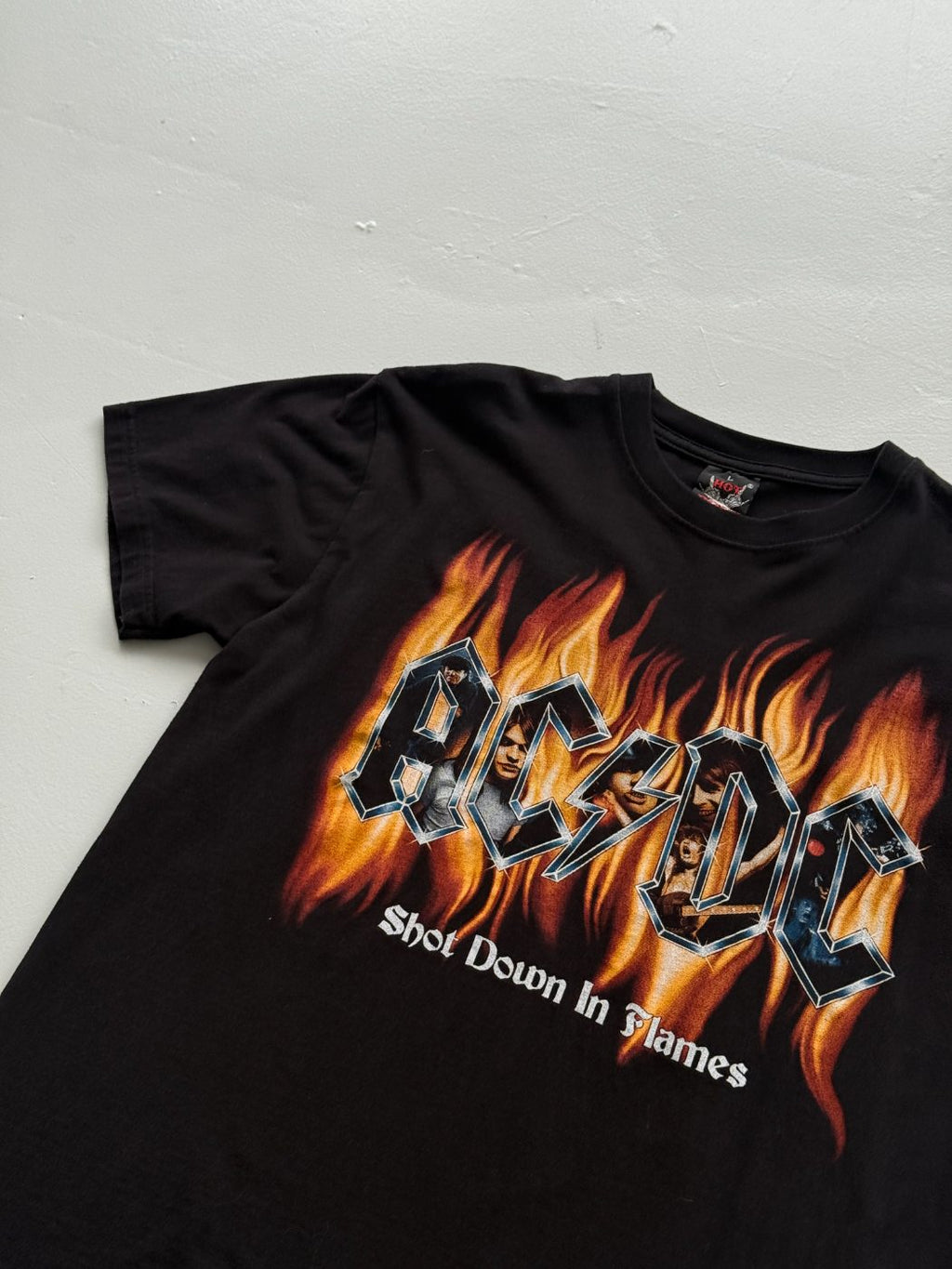 AC/DC Shot Down In Flames Hot Rock Vintage Graphic Band T-Shirt - Large