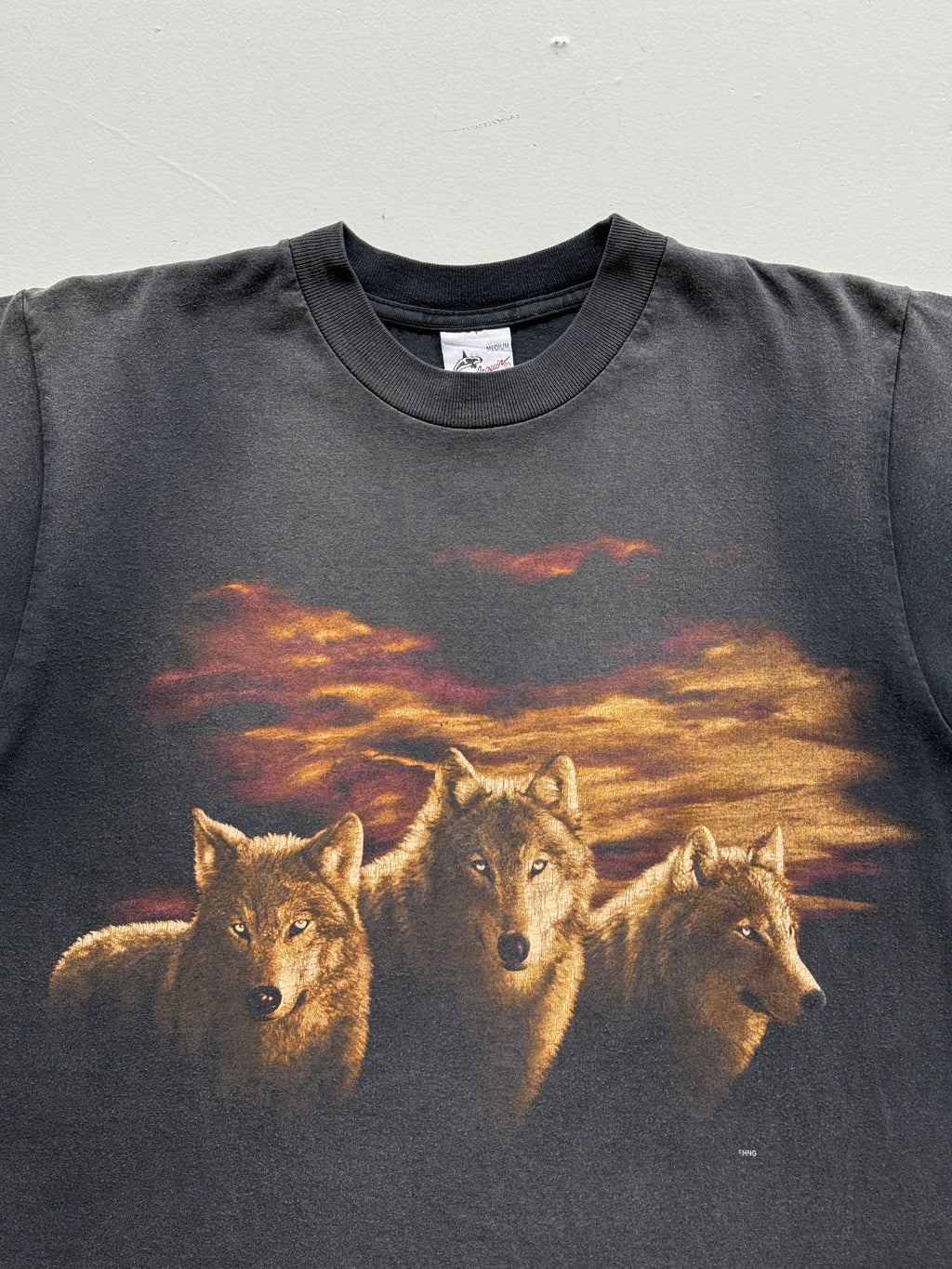 Faded Black Wolf 90's Vintage Graphic T-Shirt - Small