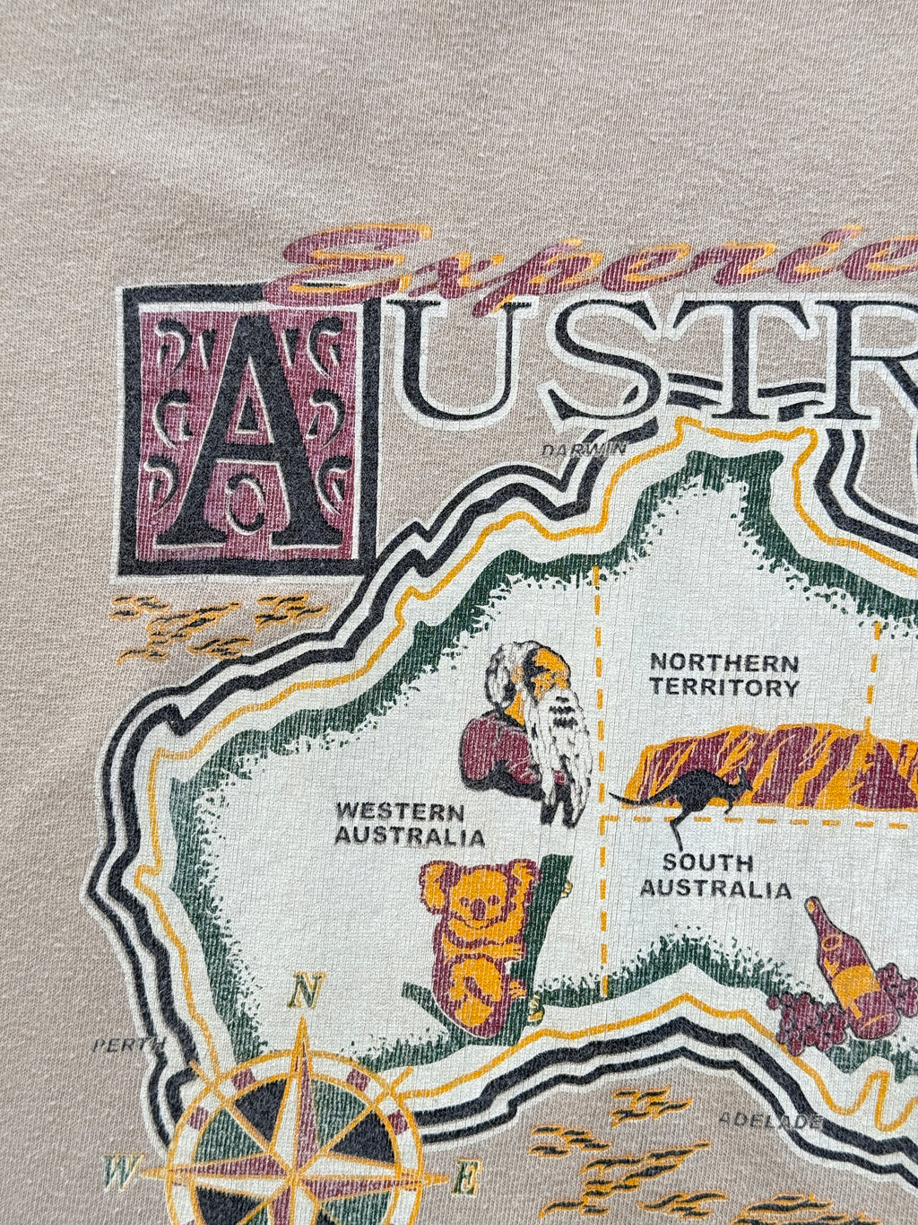 Beige Australia 00's Vintage Tourist Graphic T-Shirt - XL