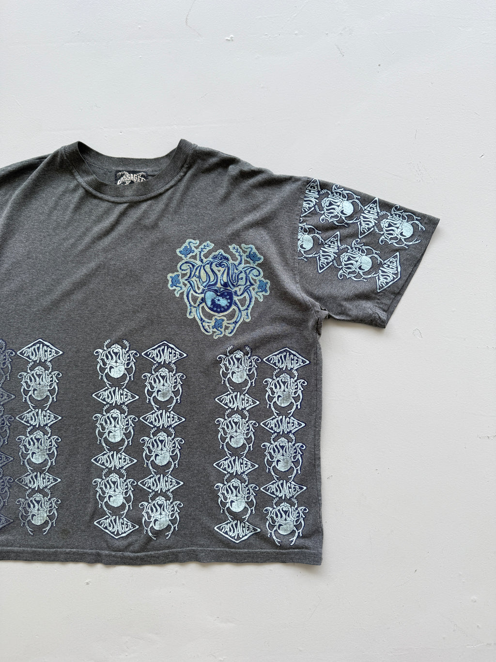 Grey Passager Modern Tribes Scarab Beetle Y2K Vintage Graphic T-Shirt - XL