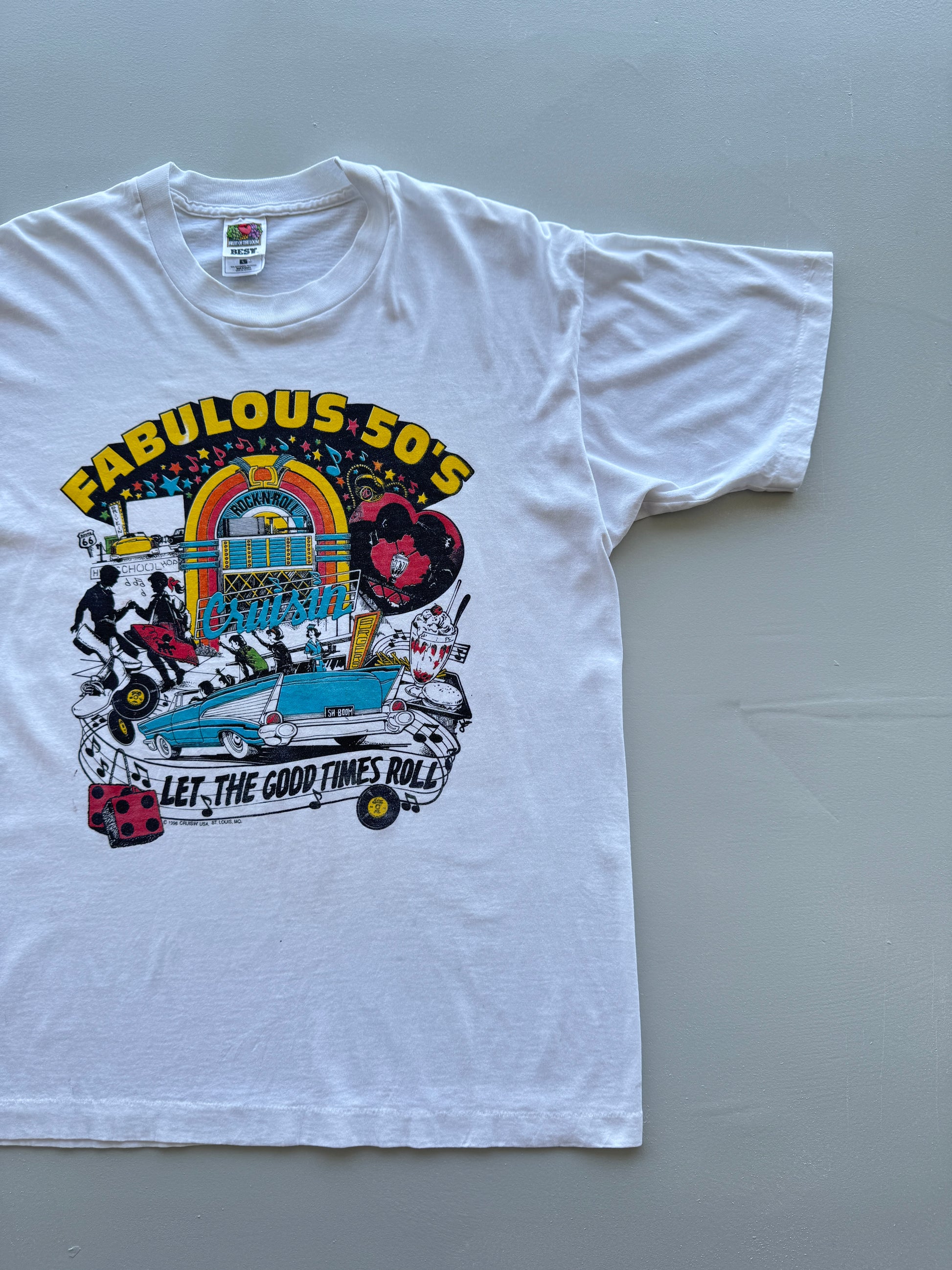 Fruit of the Loom Fabulous 50s Cruisin 90s Vintage Single Stitch T-Shirt - Large