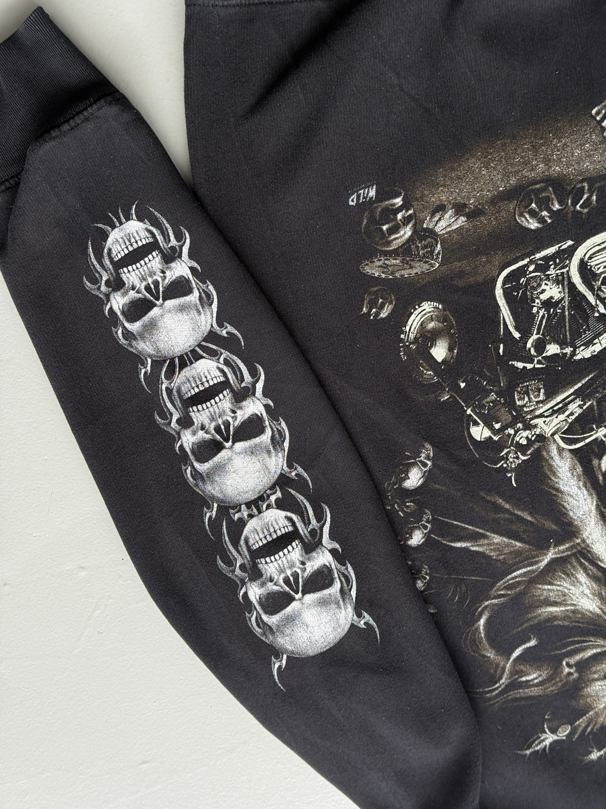 Wild Gothic Skull Biker 00's Vintage Graphic Sweatshirt - Medium