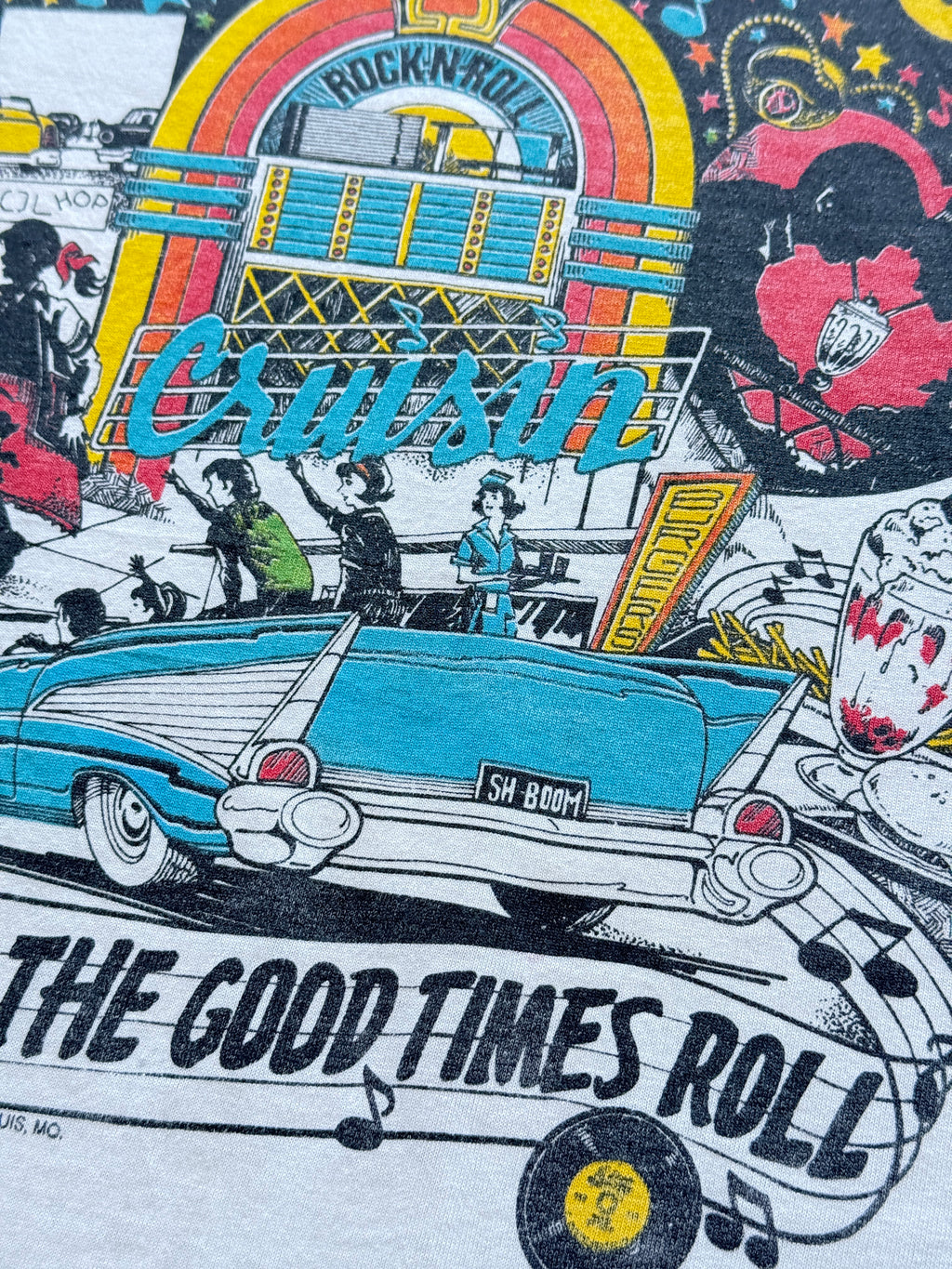 Fruit of the Loom Fabulous 50s Cruisin 90s Vintage Single Stitch T-Shirt - Large