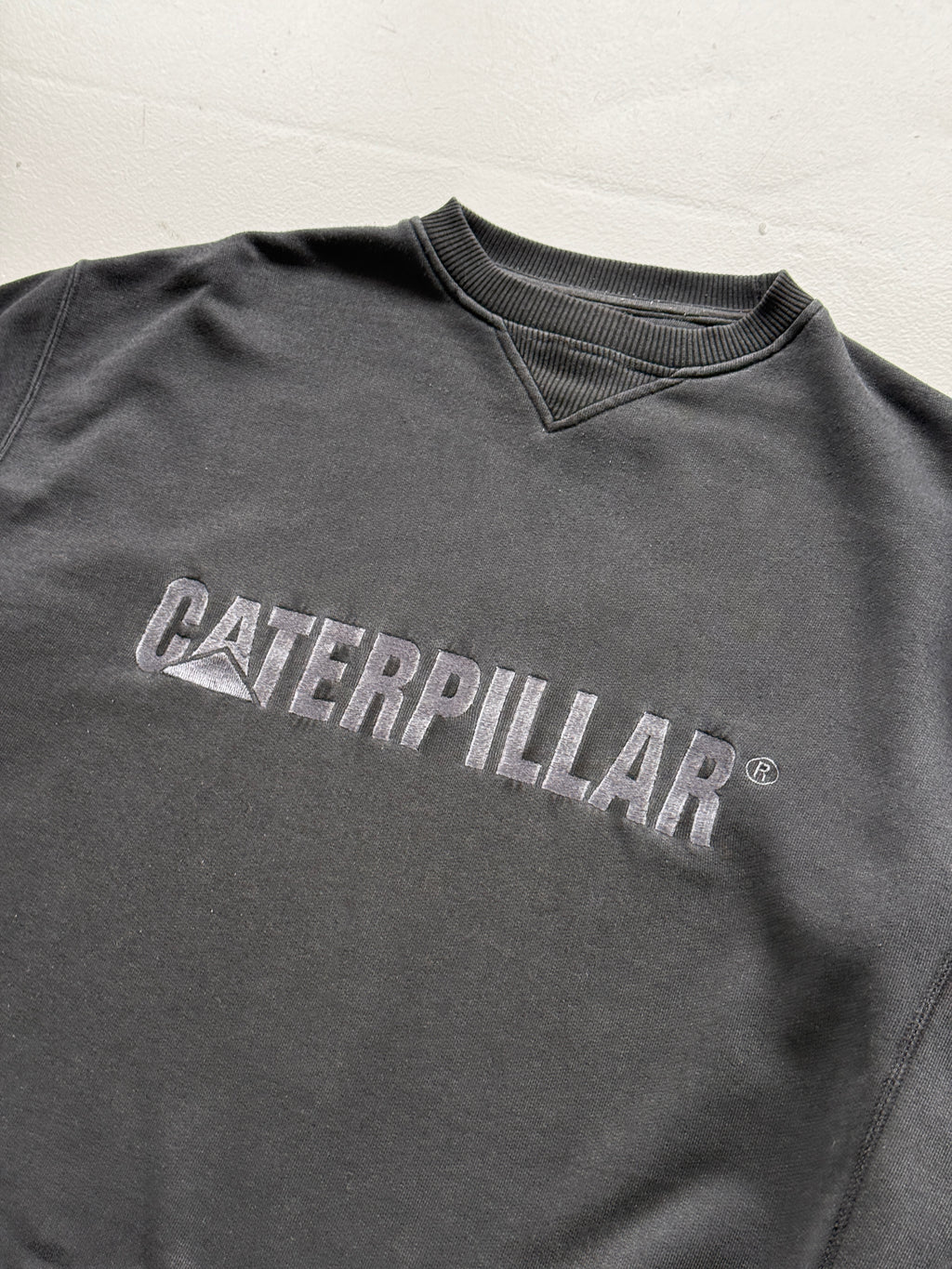 Caterpillar CAT Black Embroidered 90's Vintage Sweatshirt - Medium