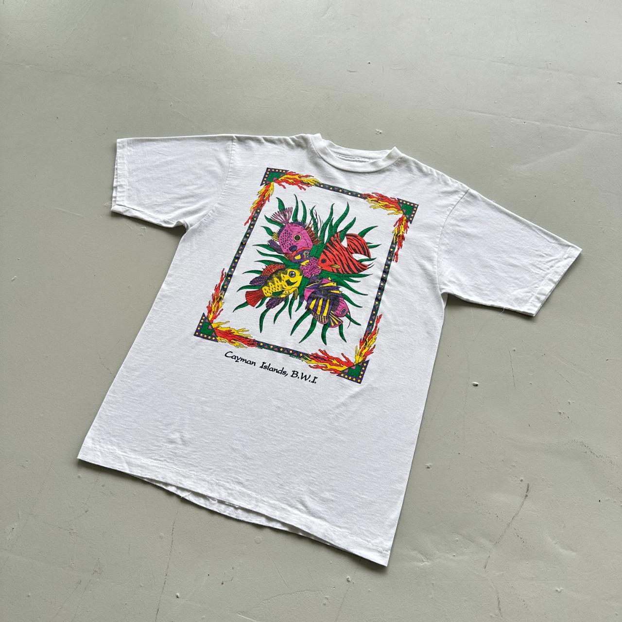White Cayman Islands Fishes Vintage 90's T-shirt - Large