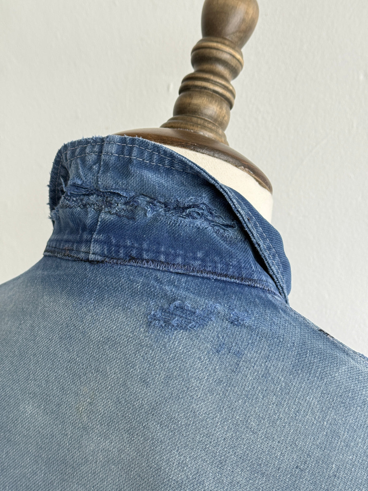 Thrashed Blue French 1960s Vintage Workwear Chore Jacket CH446 - Small