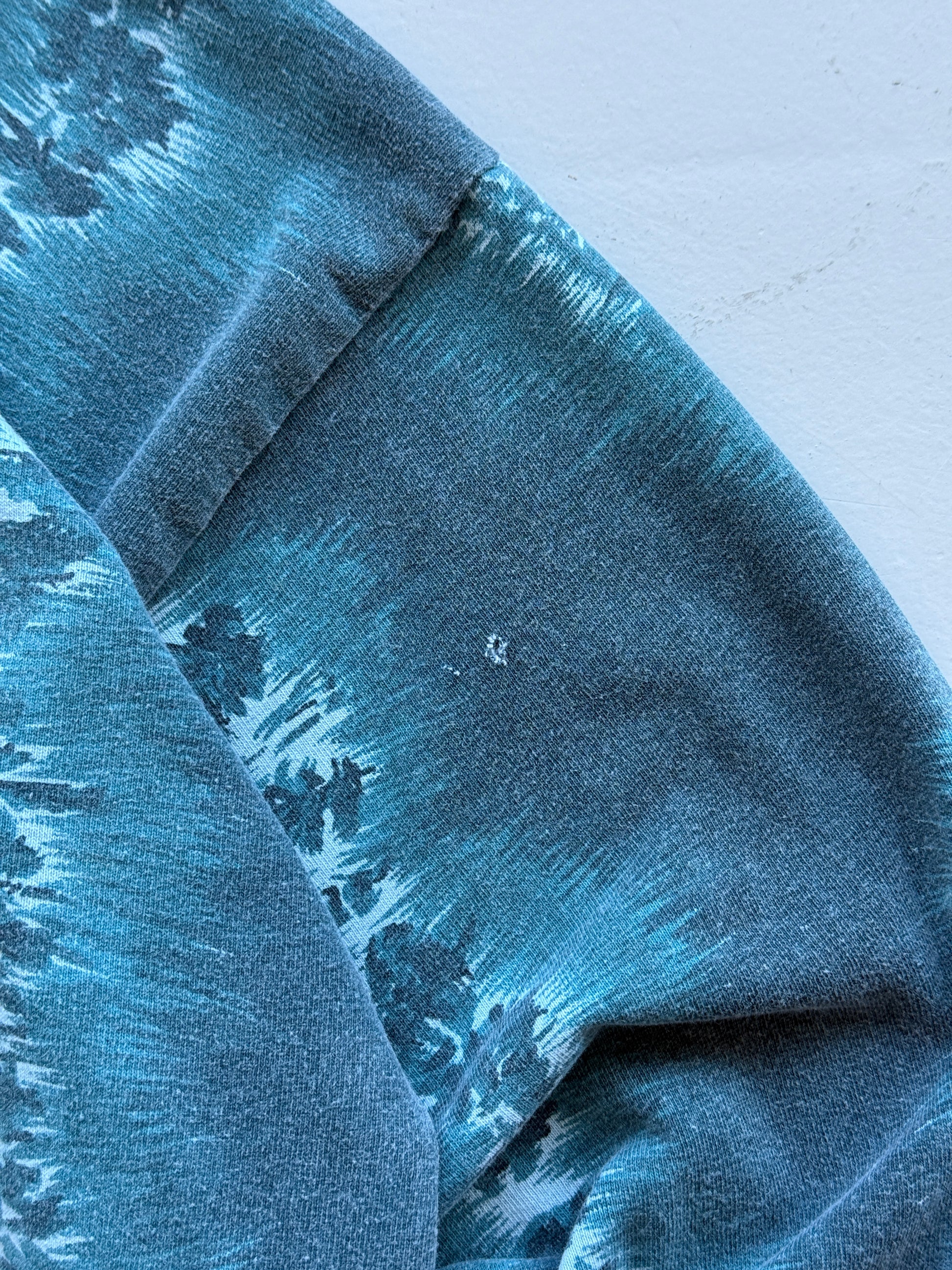 Blue Tie-Dye Green Mountain 90's Long Sleeve Surfer T-Shirt - Large