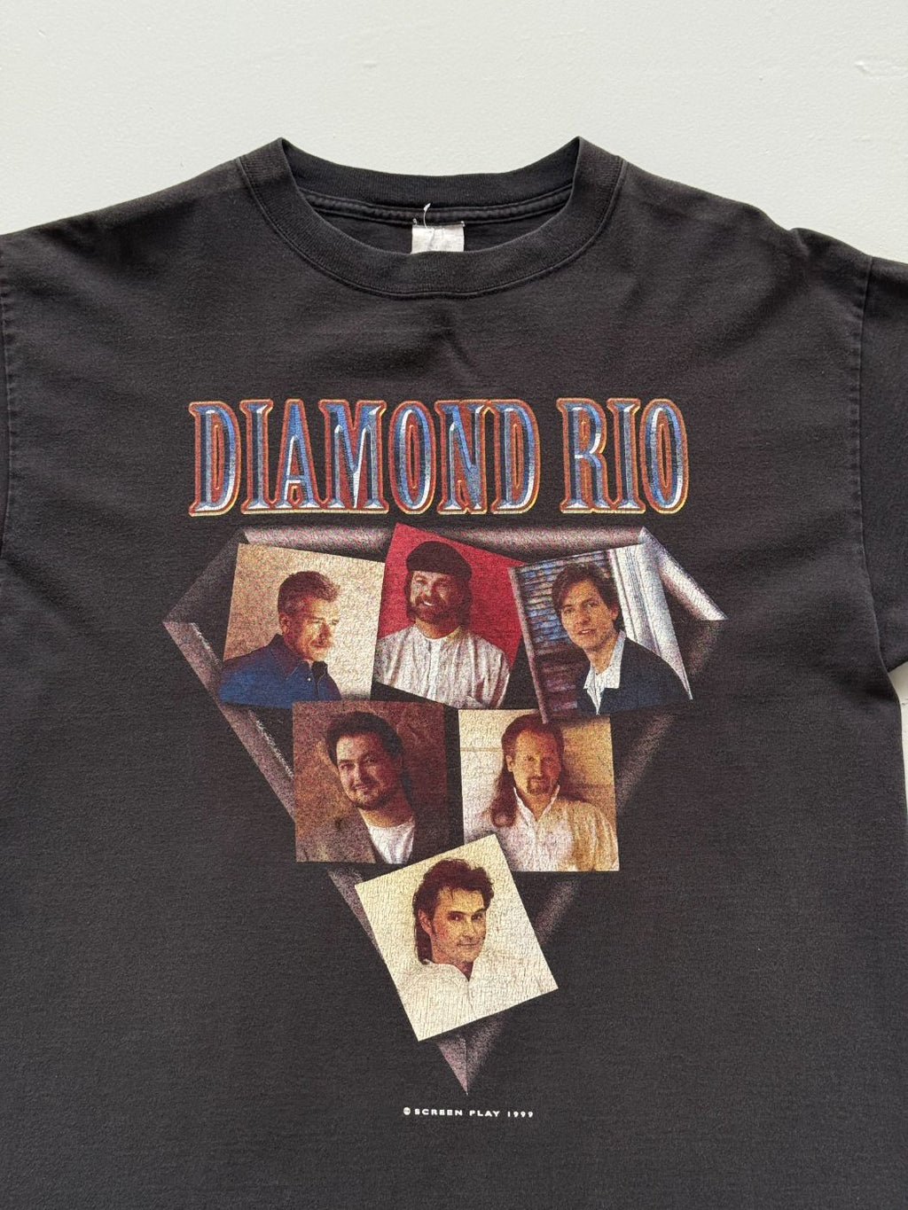 Diamond Rio 1999 Tour Vintage Graphic T-Shirt - Large