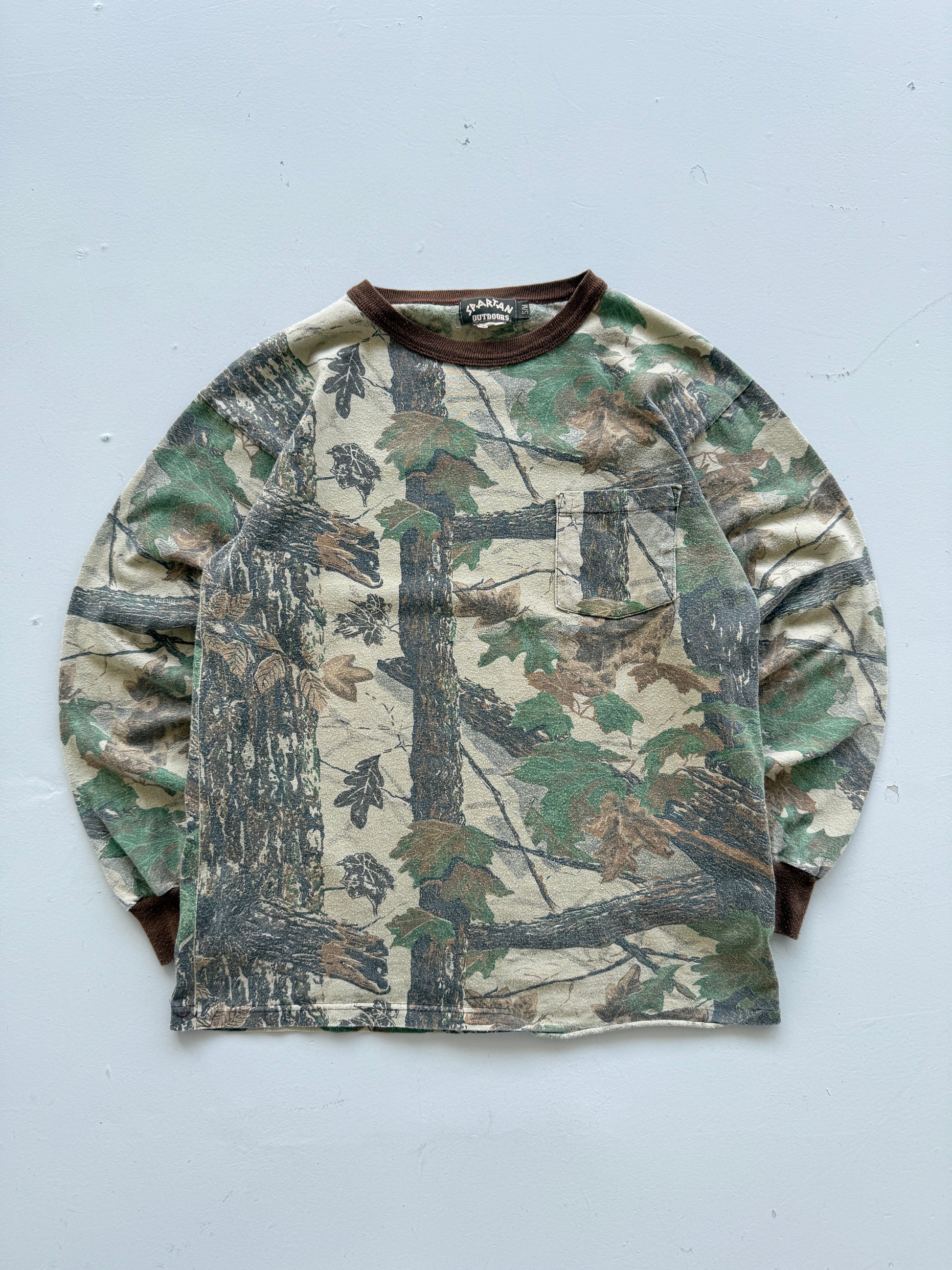 Camo Spartan Outdoors 90's Vintage Long Sleeve Pocket T-Shirt - Small