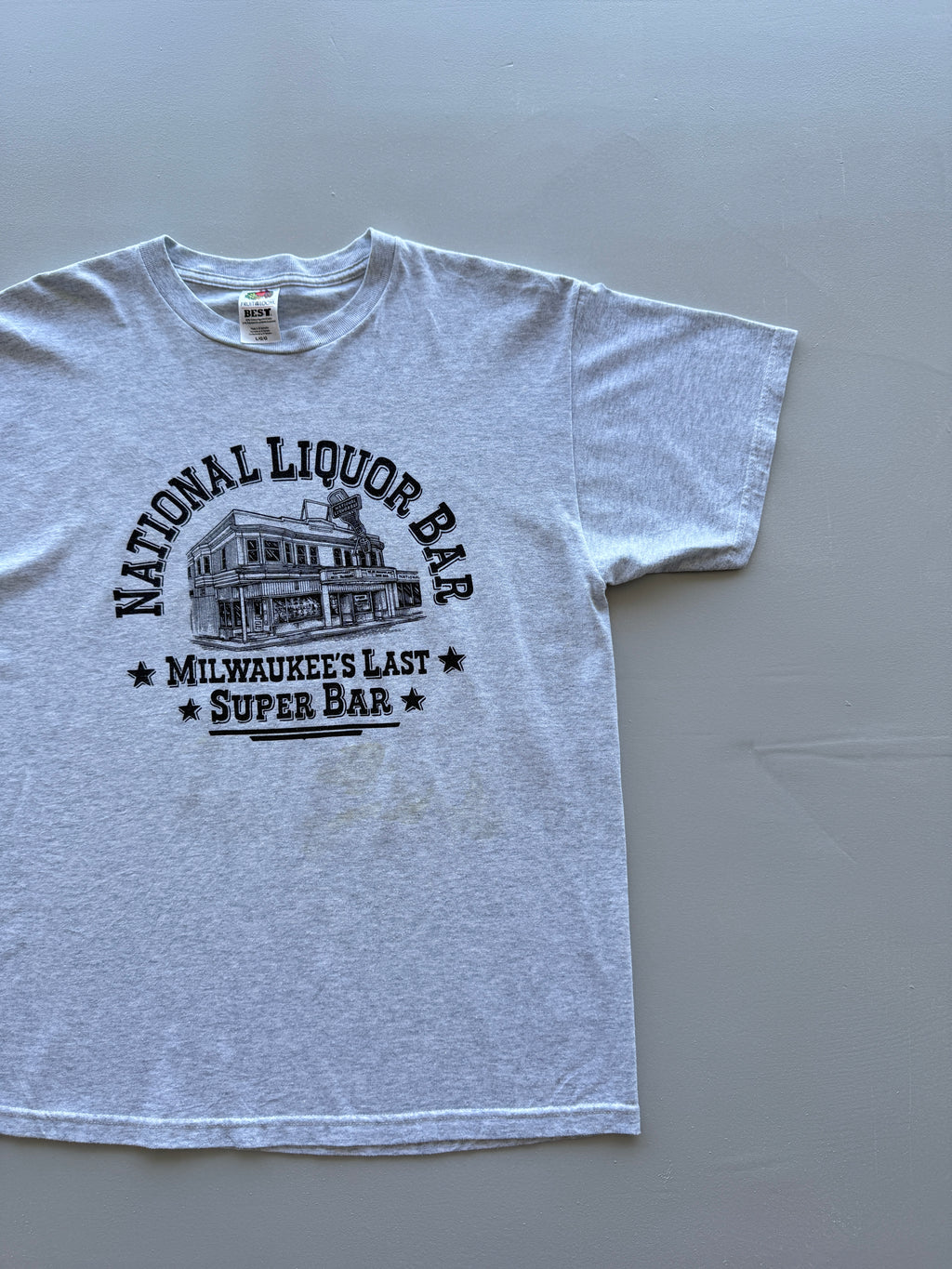 Fruit of the Loom National Liquor Bar Milwaukee Vintage T-Shirt - Medium