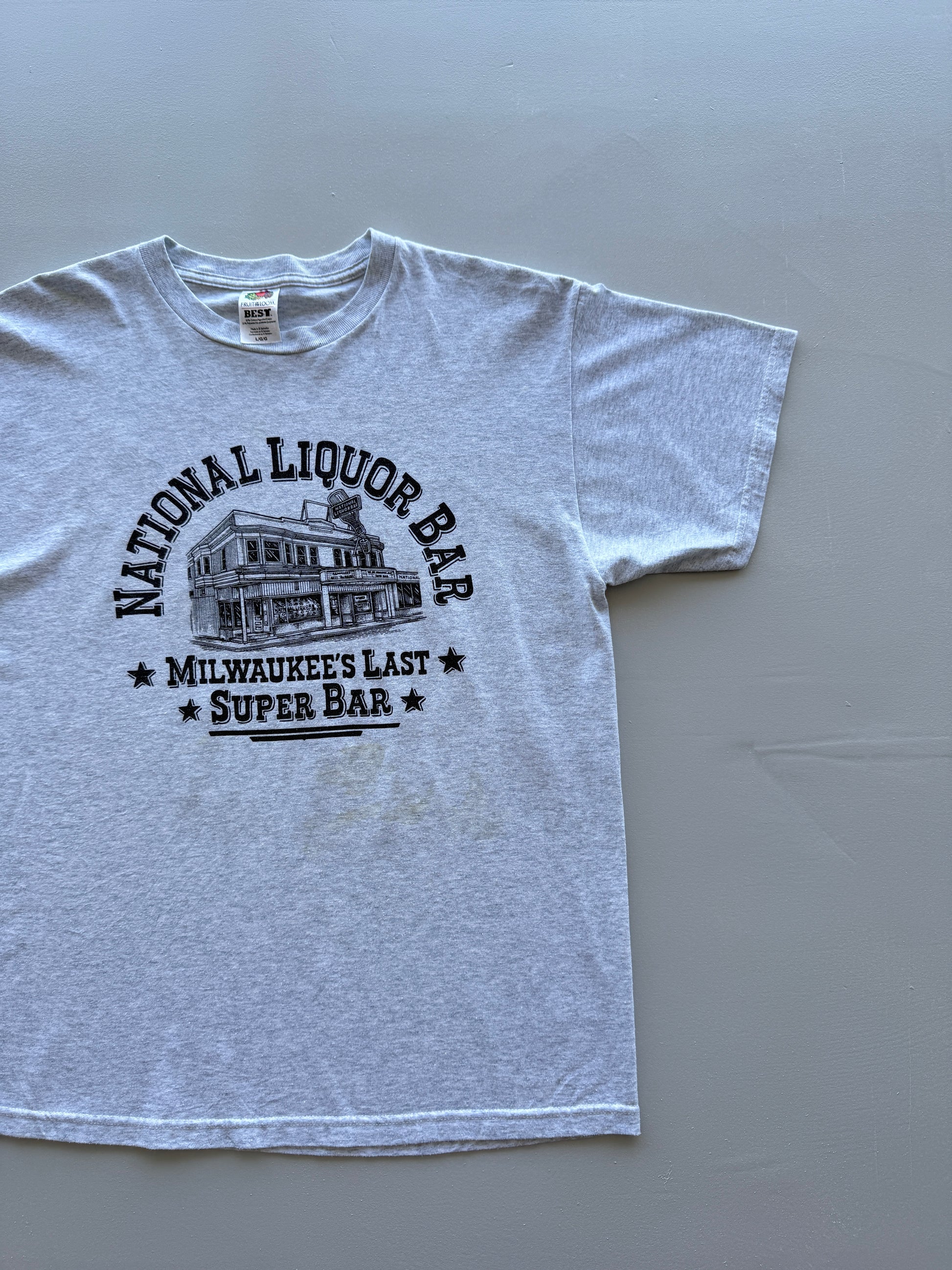 Fruit of the Loom National Liquor Bar Milwaukee Vintage T-Shirt - Medium