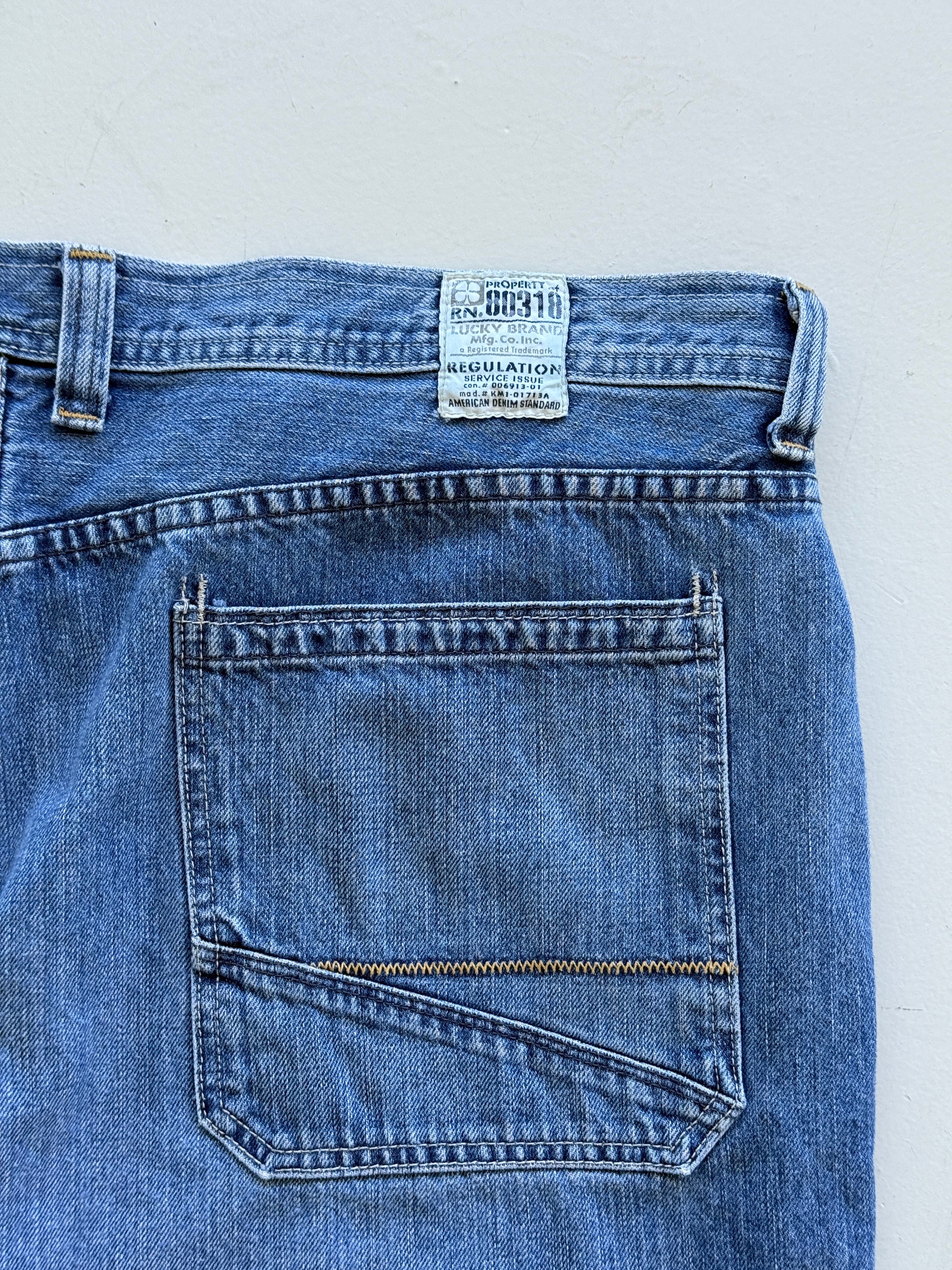 Mid Blue Lucky Brand 00's Vintage Y2K Baggy Hip Hop Denim Shorts - W40 x L11