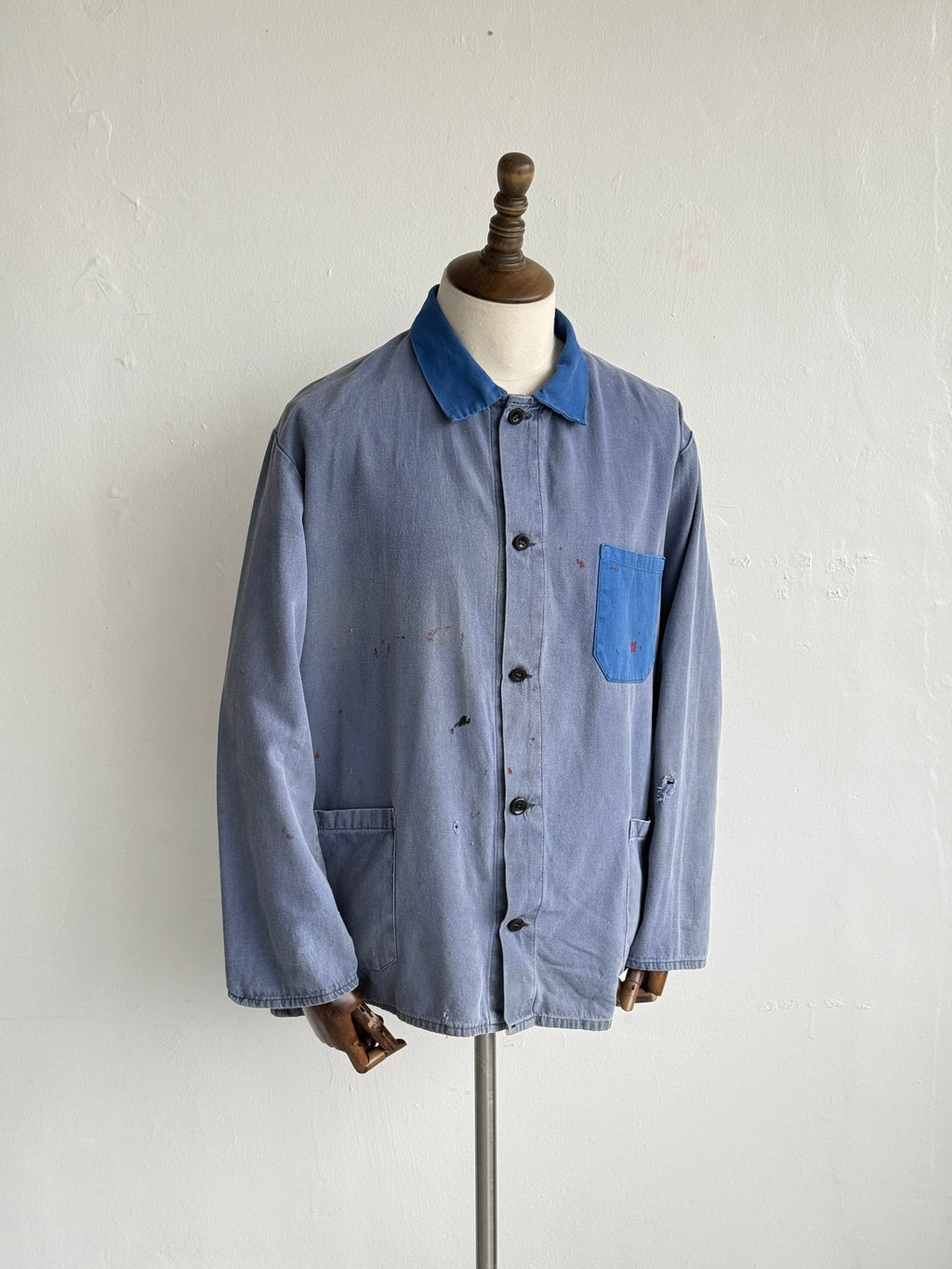 Faded Blue Auto B.O.A.T. French 1960s Vintage Workwear Chore Jacket CH396 - Larg