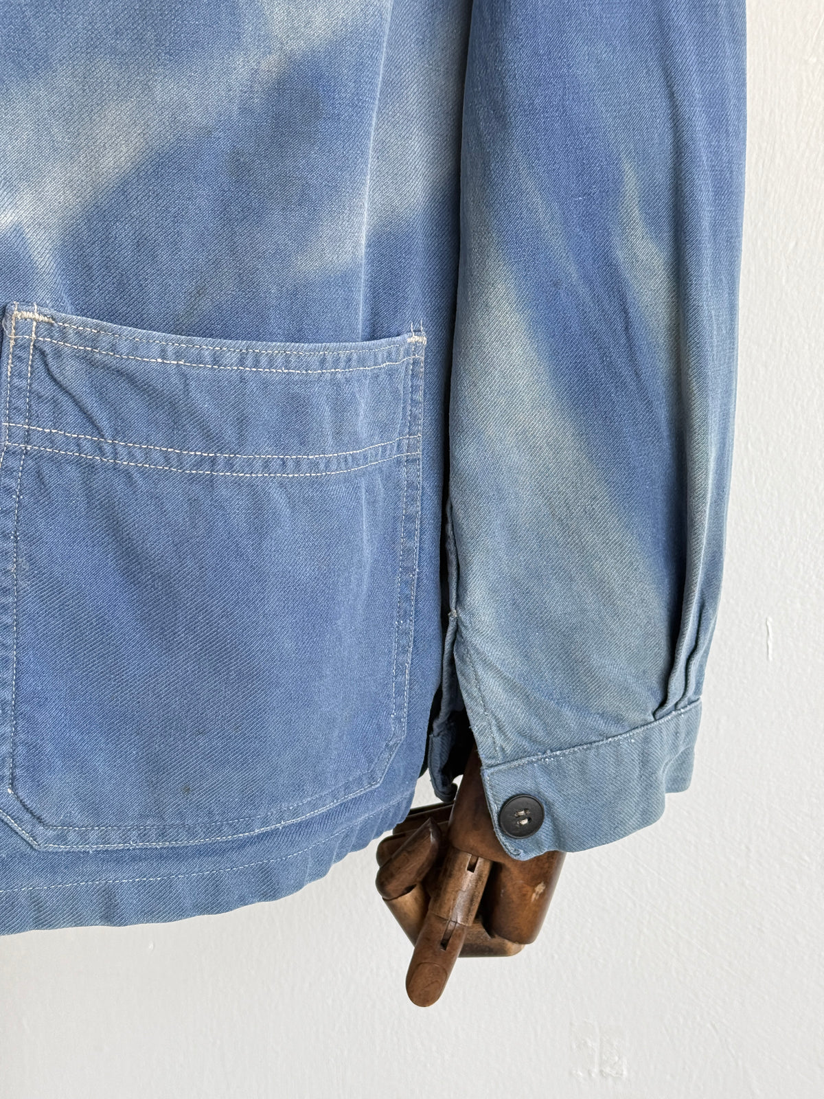 Faded Blue French 1950s/60s Vintage Workwear Chore Jacket CH519 - Medium