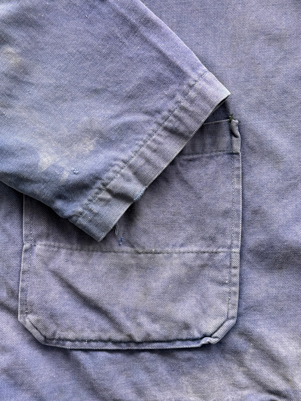 Thrashed Faded Blue French Chore Jacket 70's Vintage Workwear CH188 - Large