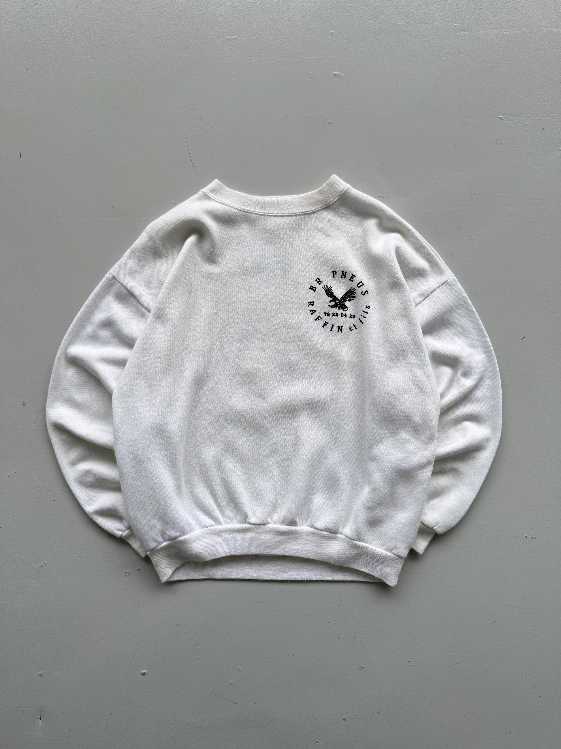 White Eagle 90's Vintage Animal Graphic Sweatshirt Graphic - Large