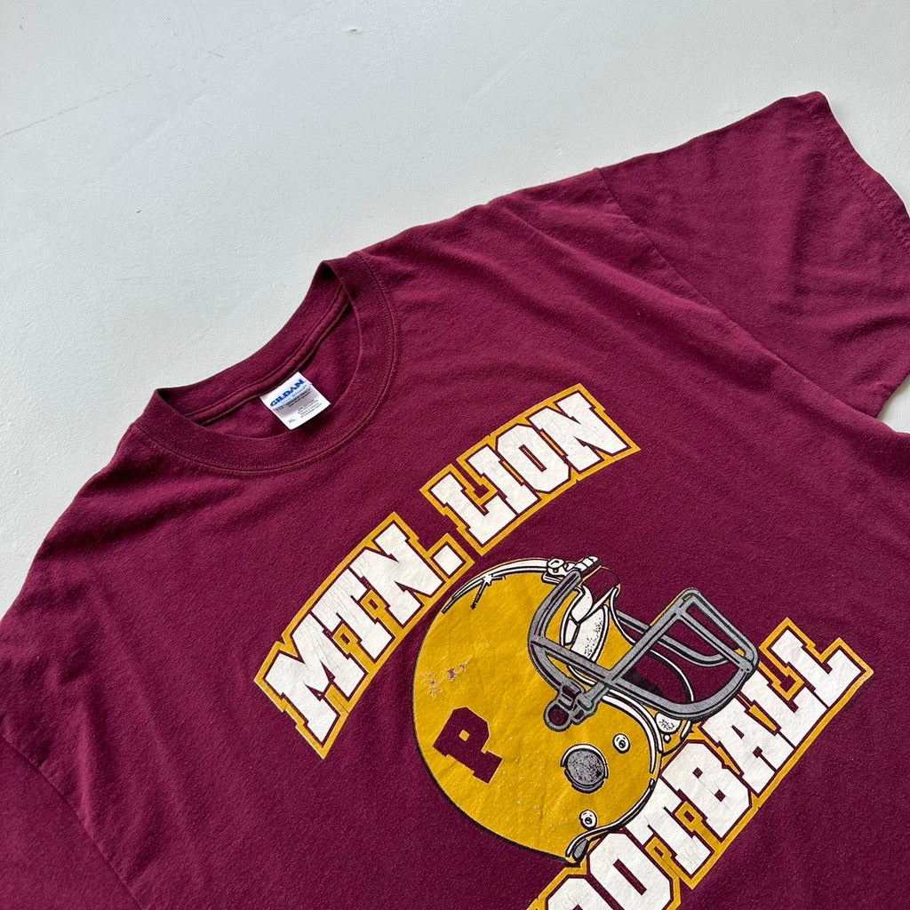 Burgundy Red Mountain Lion Football American Sports 00s Vintage T-shirt - XL