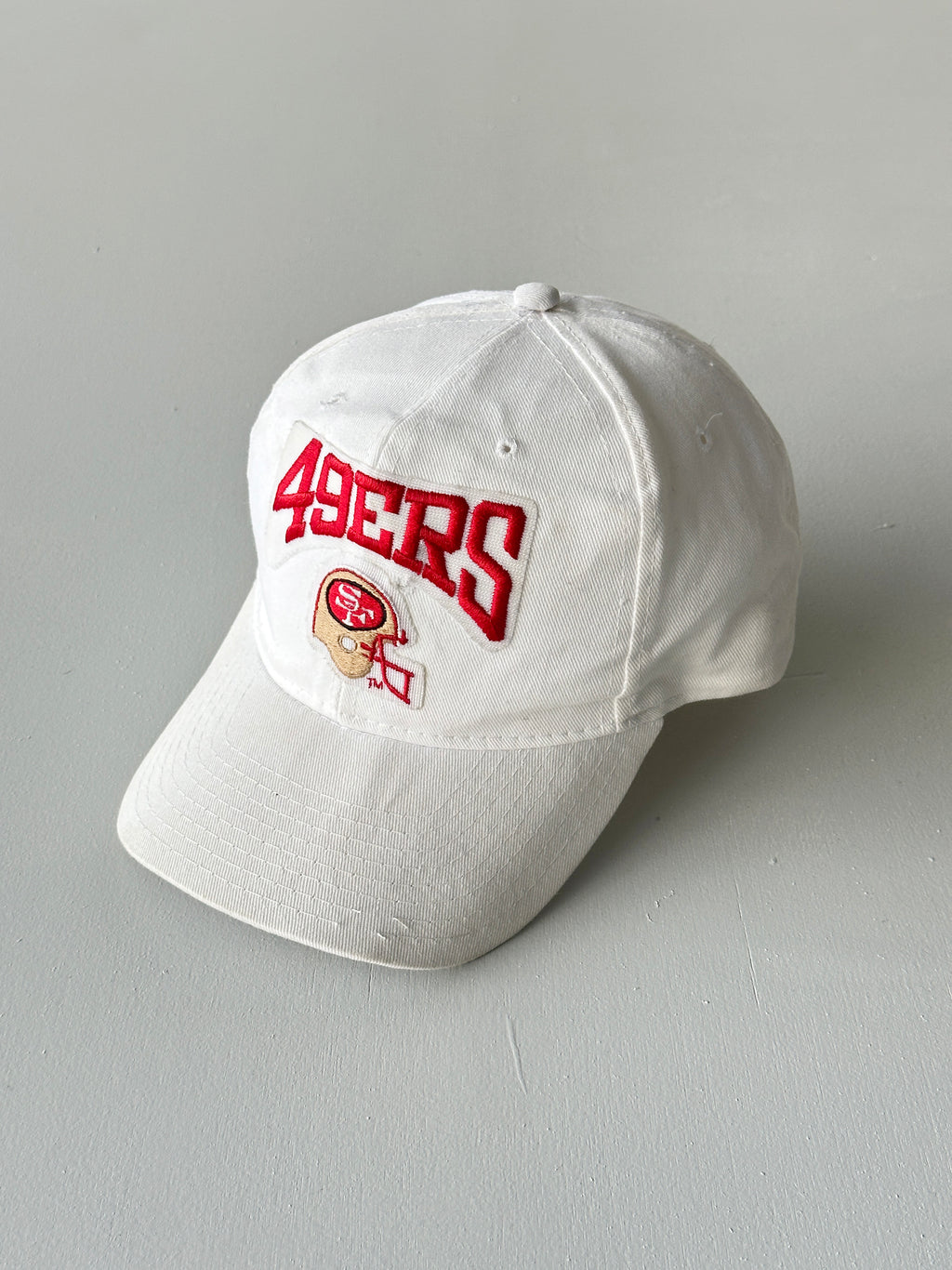 White New Era San Francisco 49ers 80's Vintage SnapBack Trucker Cap