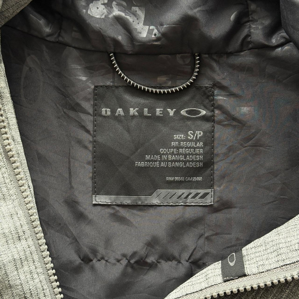 Grey Oakley 00’s Vintage Waterproof Jacket - Small