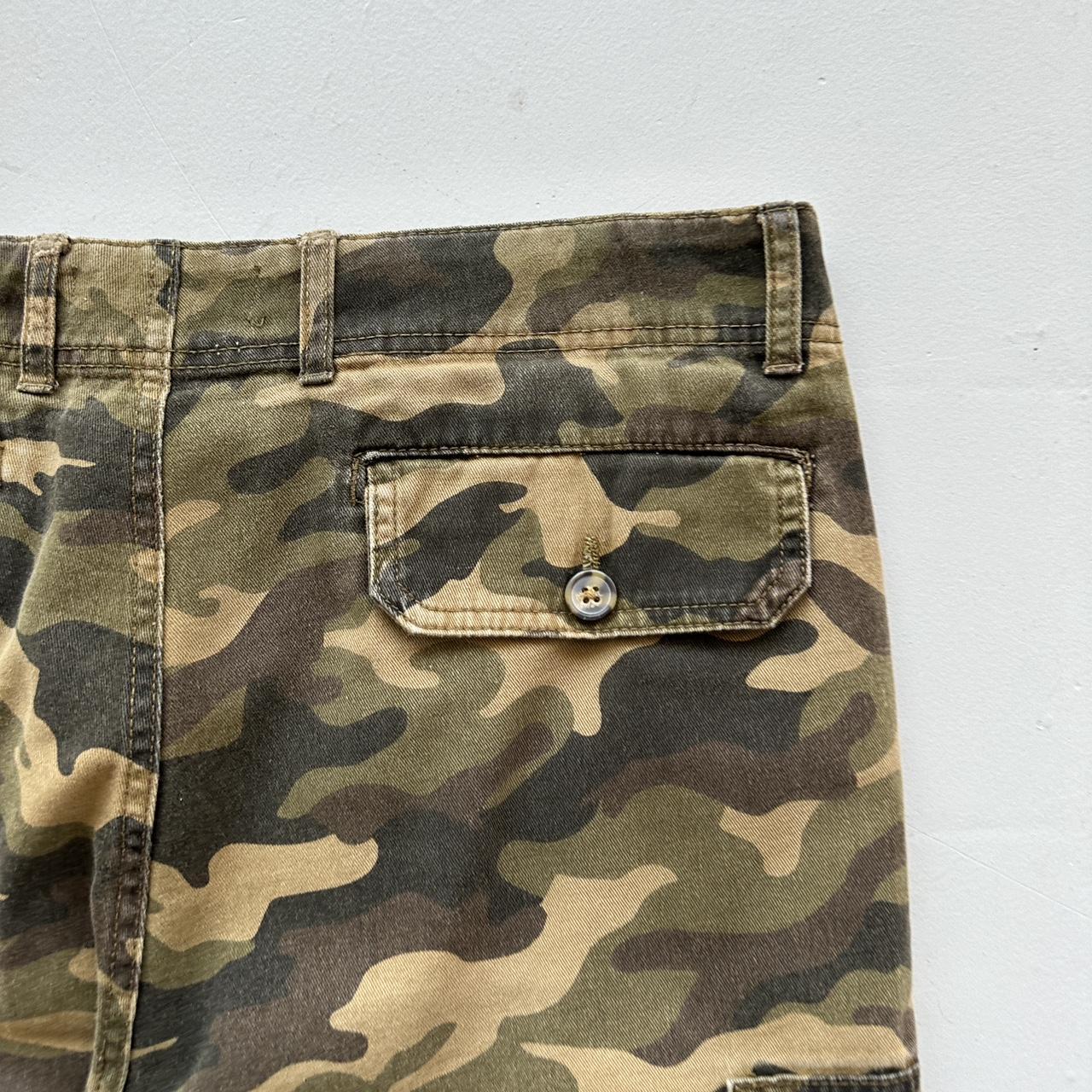 Y2K Khaki 00s Camouflage Shorts - 36"