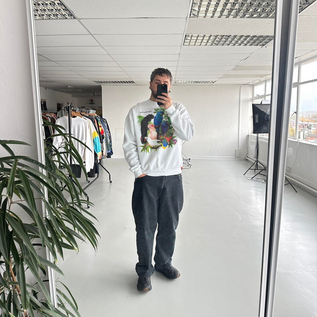 White Save the Parrots 90’s Vintage Graphic Sweatshirt - XL