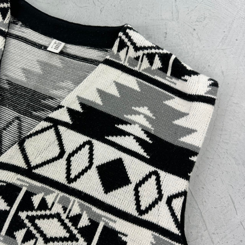 White Knitted Patterned Vintage 90s Sweater Vest - Large