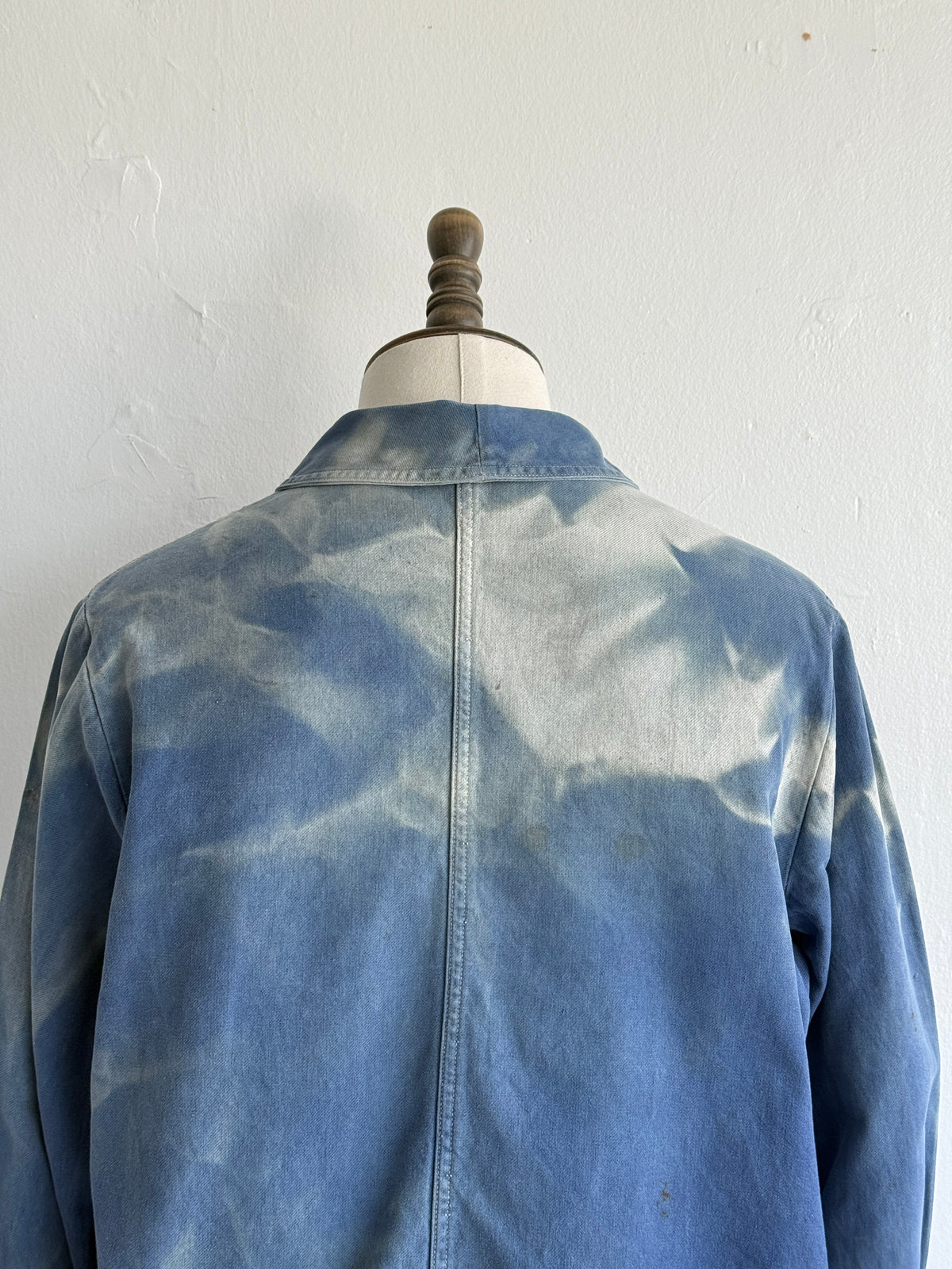 Faded Blue French 1950s/60s Vintage Workwear Chore Jacket CH519 - Medium