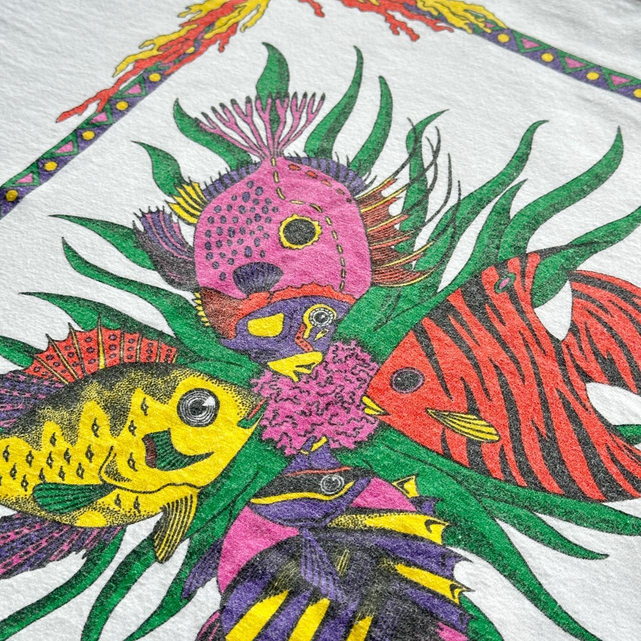 White Cayman Islands Fishes Vintage 90's T-shirt - Large