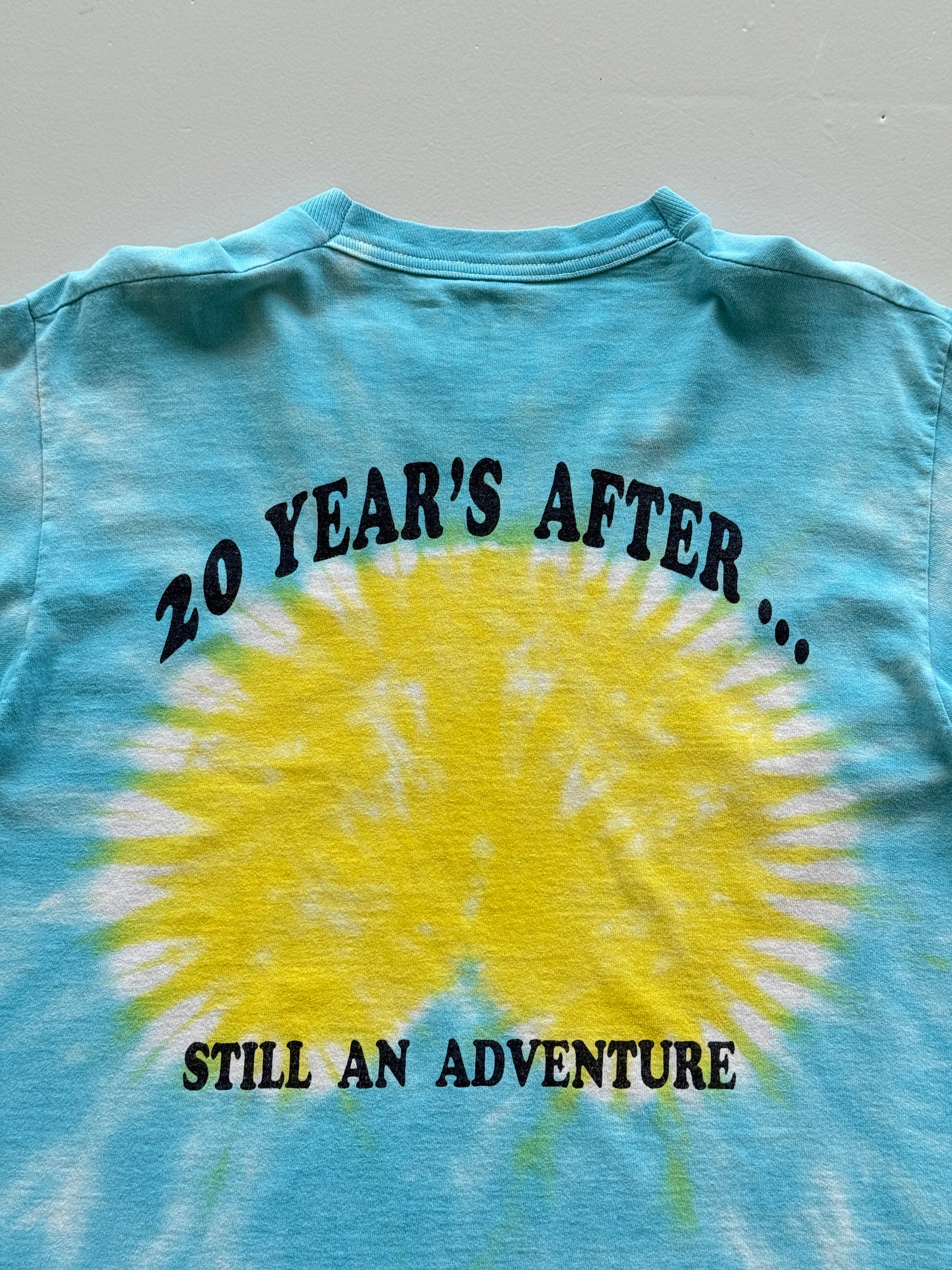Blue Tie-Dye 90's Vintage Tourist Graphic Single Stitch T-Shirt - Medium