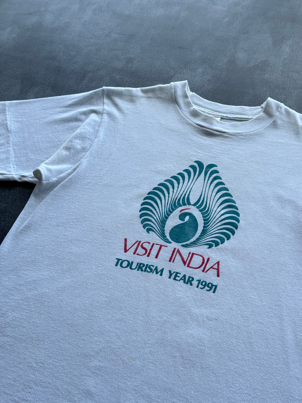 White Visit India Tourism Year 1991 Vintage Single Stitch Graphic T-Shirt - Smal